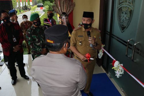 Setda Prov Kalteng Sekda Fahrizal Fitri Hadiri Peresmian Gedung