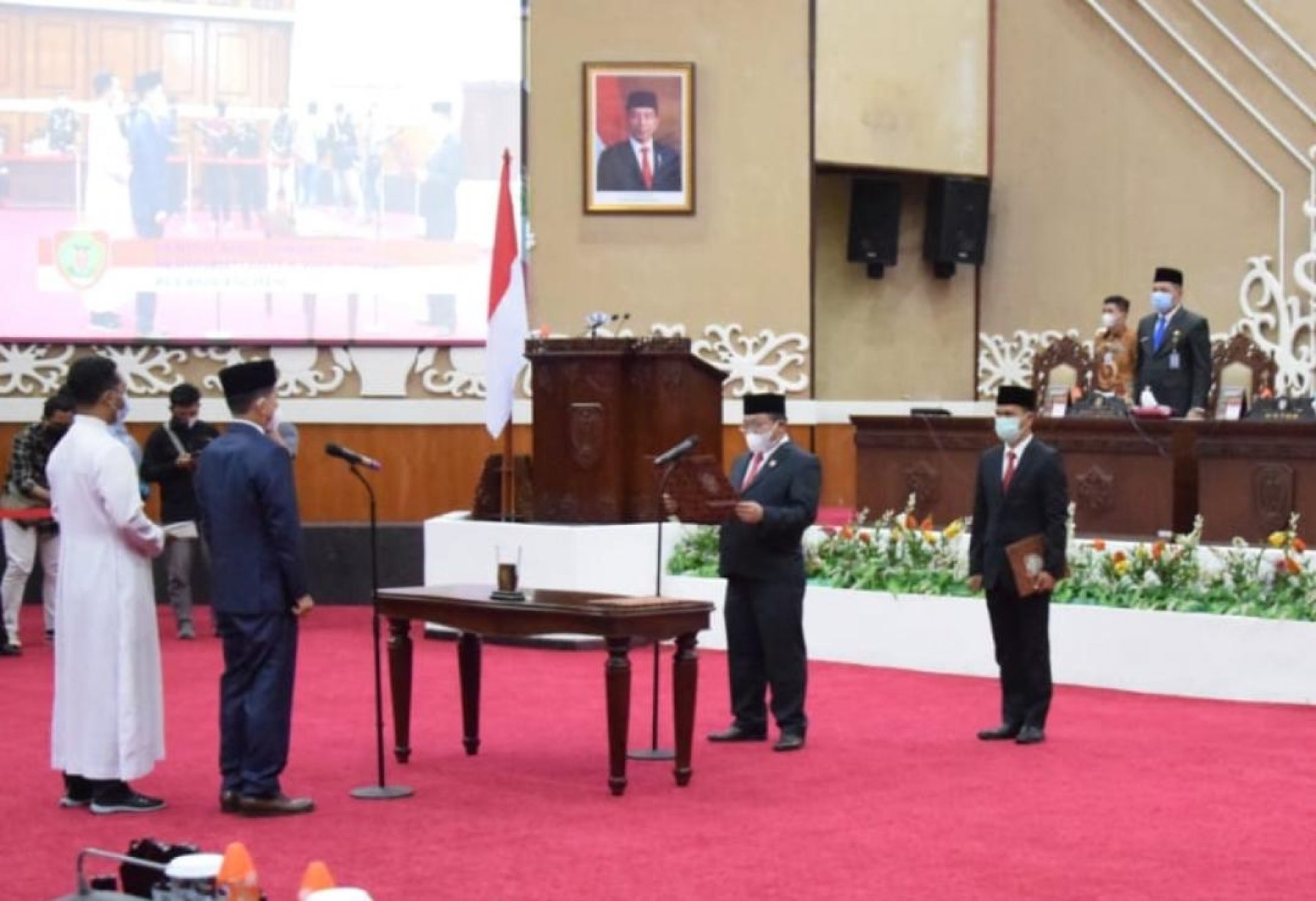 Sekda Kalteng Hadiri Rapat Paripurna Istimewa Pelantikan PAW Anggota DPRD Provinsi