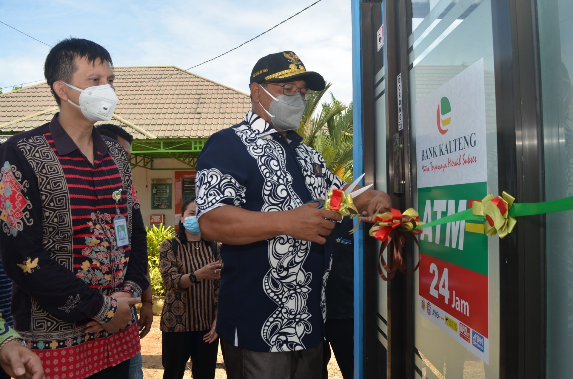 Wakil Gubernur Resmikan ATM Bank Kalteng di Desa Batu Agung Kecamatan Seruyan Tengah