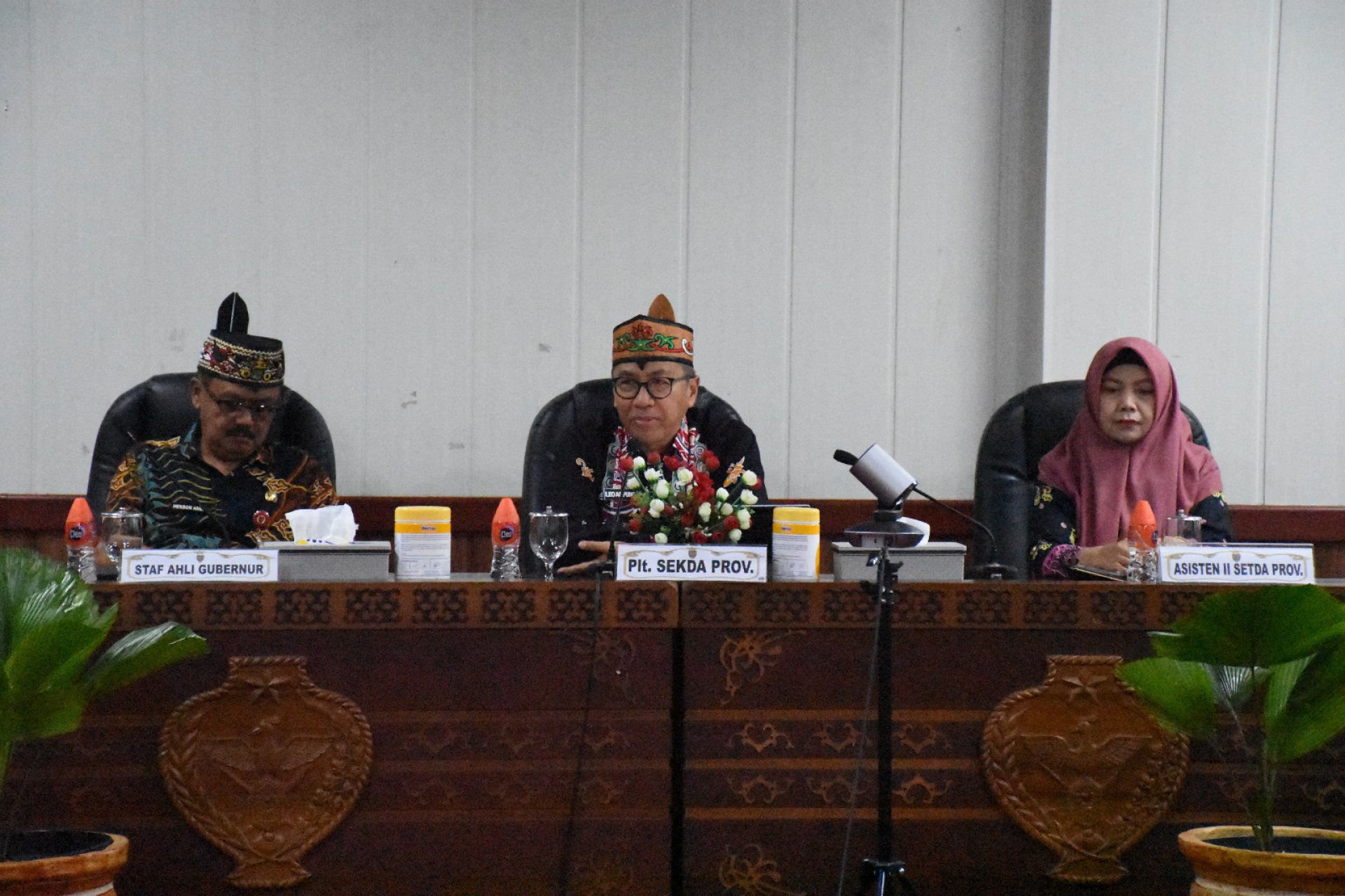 Plt. Sekda Leonard S. Ampung Pimpin Rakor Sinkronisasi Kegiatan Strategis dan Prioritas Gubernur Kalteng