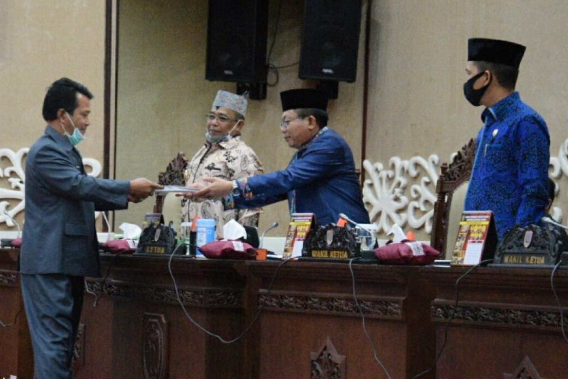 WAGUB KALTENG HADIRI RAPAT PARIPURNA PANDANGAN UMUM FRAKSI ATAS RAPERDA PERTANGGUNGJAWABAN APBD 2019