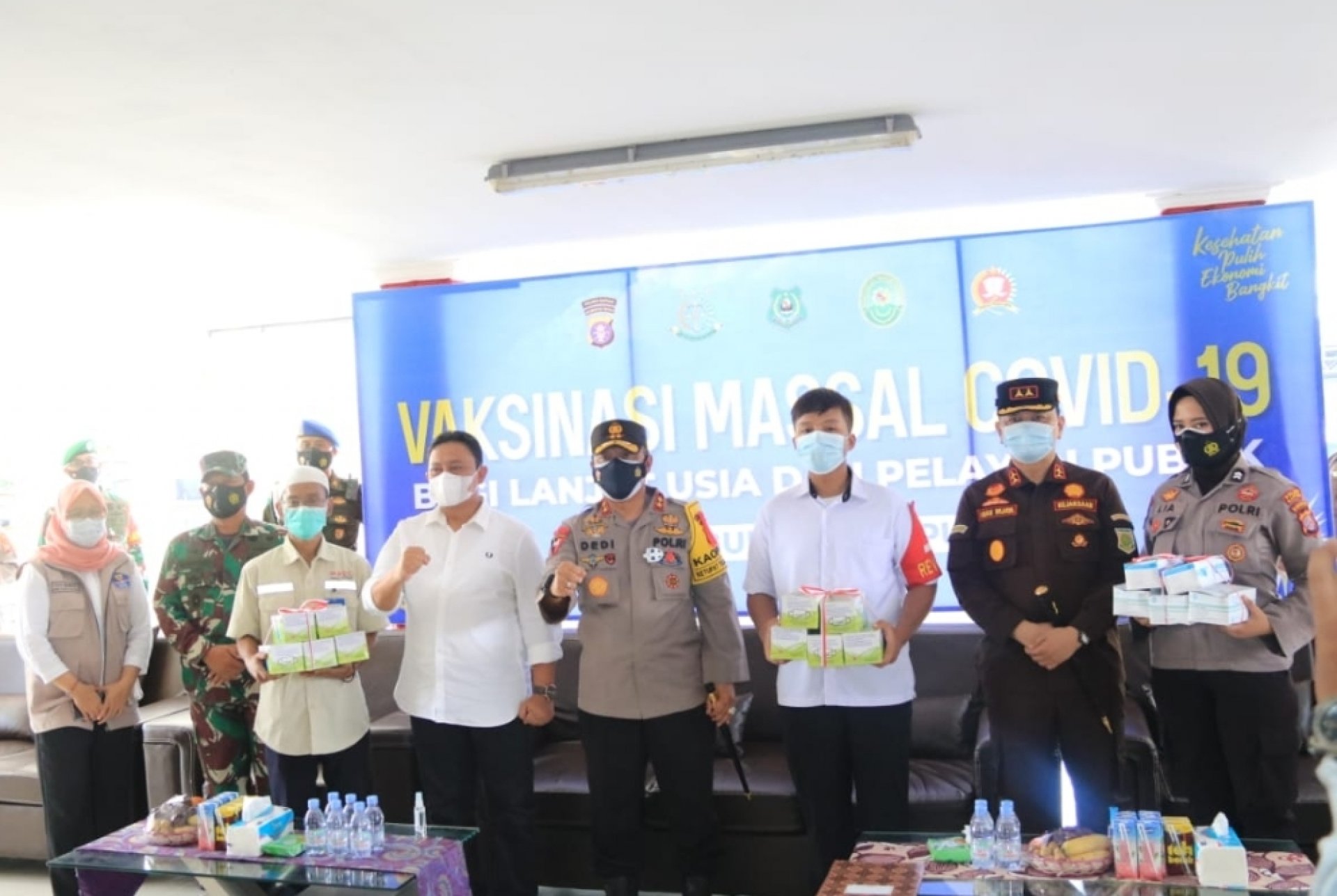 Pemprov dan Forkopimda Kalteng Gencarkan Vaksinasi Serentak di Seluruh Kabupaten/Kota