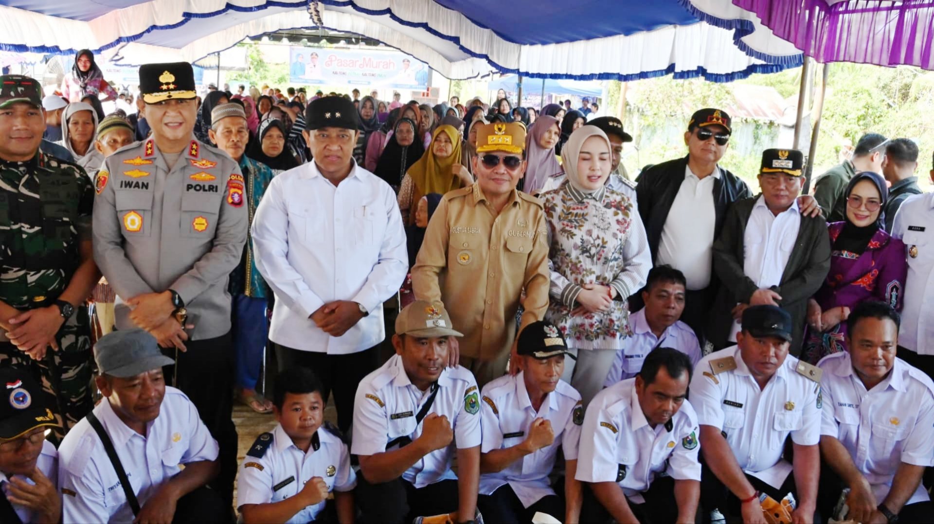 Gubernur dan Wagub Tinjau Pasar Murah di Desa Lupak Kecamatan Kapuas Kuala
