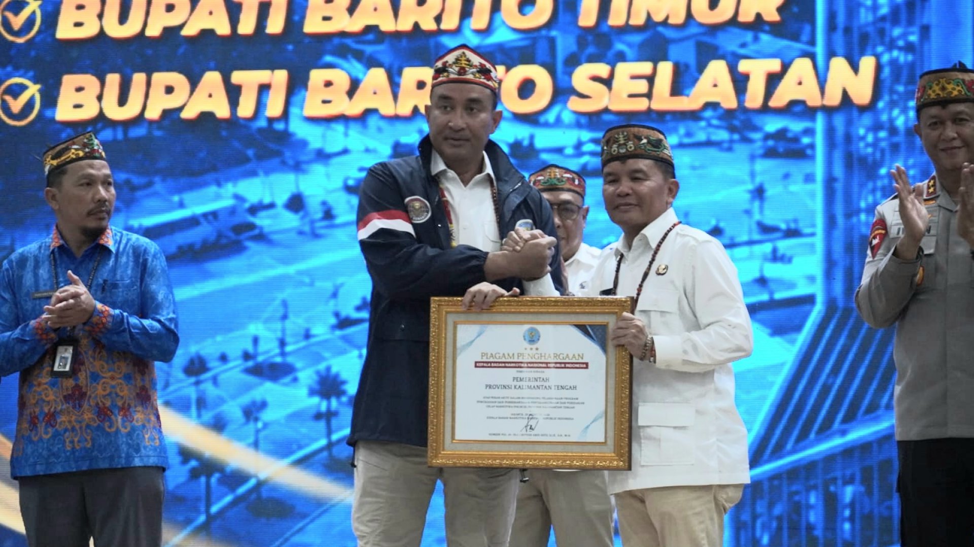 Gubernur Kalteng Agustiar Sabran Terima Penghargaan dari Kepala BNN RI