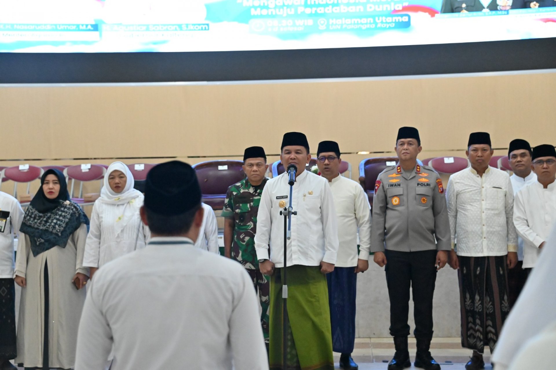 Gubernur Kalteng Agustiar Sabran Pimpin Apel Peringatan Hari Santri Nasional 2025