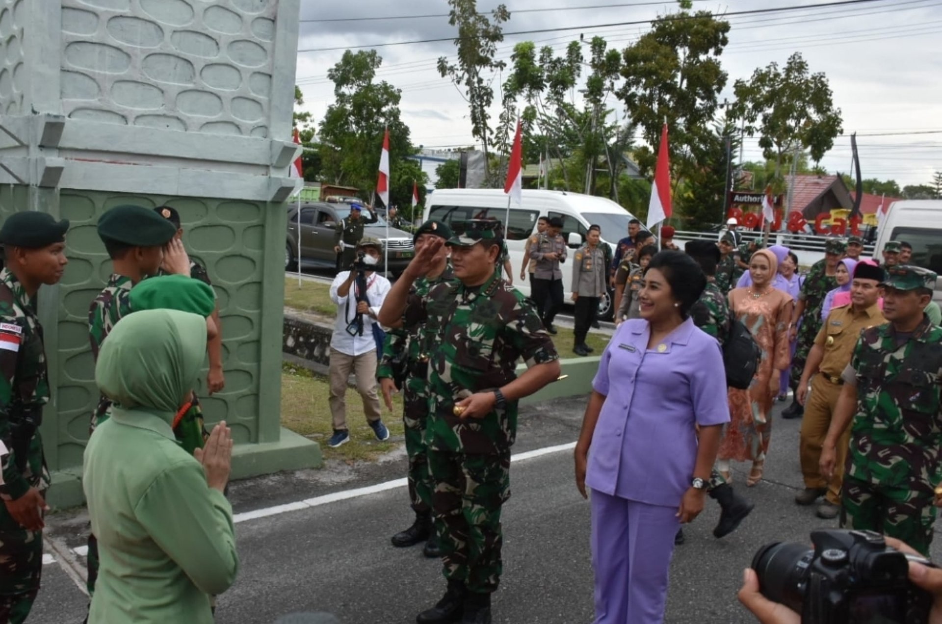 Gubernur Kalteng Dampingi Panglima TNI Lepas Satgas Yonif 631/Antang untuk Pengamanan Freeport Papua