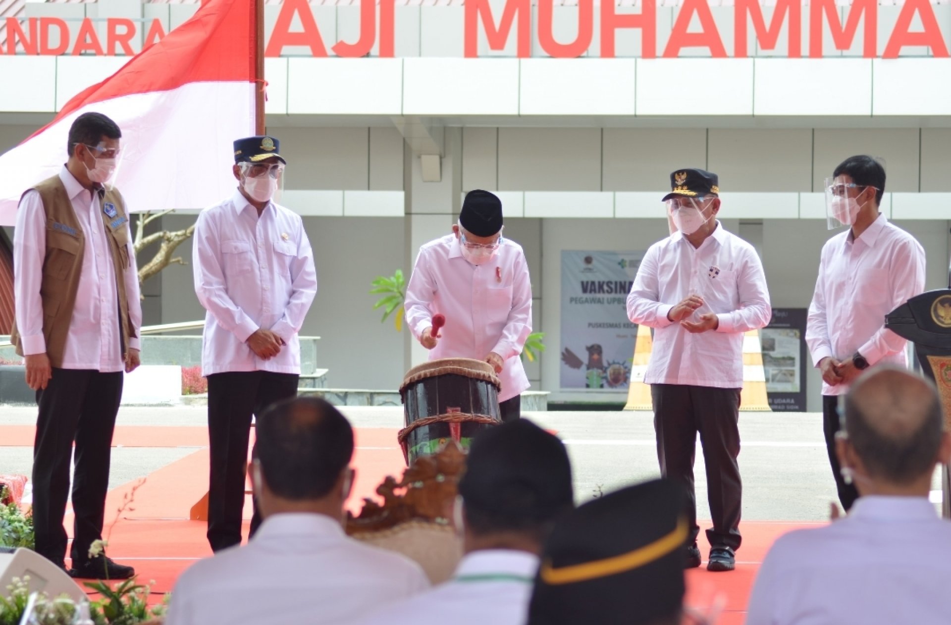 Gubernur Kalteng Dampingi Wakil Presiden Resmikan Bandara Haji Muhammad Sidik di Muara Teweh