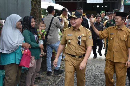 Setda Prov Kalteng Gubernur Sugianto Sabran Buka Pasar Penyeimbang Di Kapuas 0484