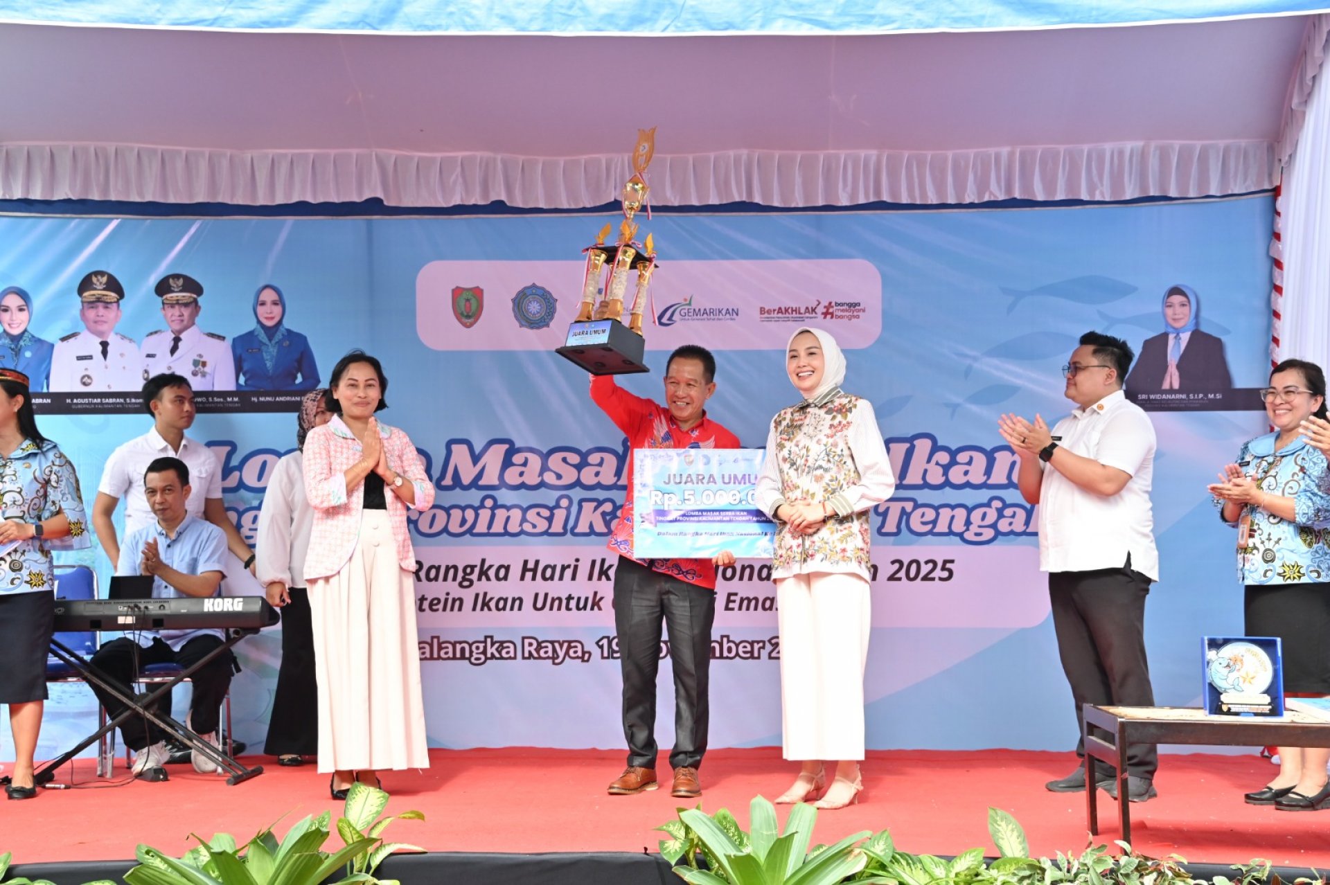 Ketua TP-PKK Kalteng Tutup Lomba Masak Serba Ikan 2025, Sukamara Sabet Juara Umum