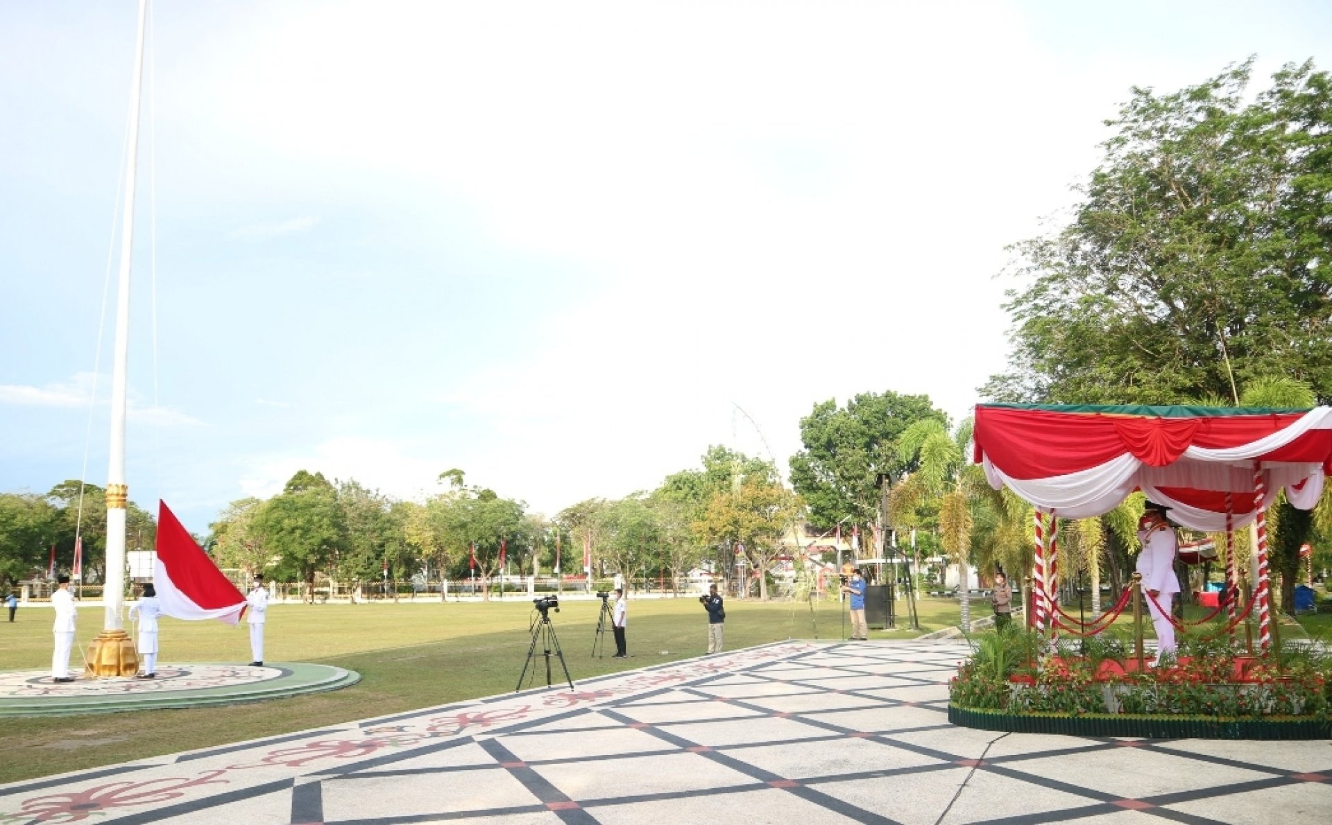 Wagub Pimpin Upacara Penurunan Bendera HUT ke-76 RI Tingkat Provinsi Kalteng