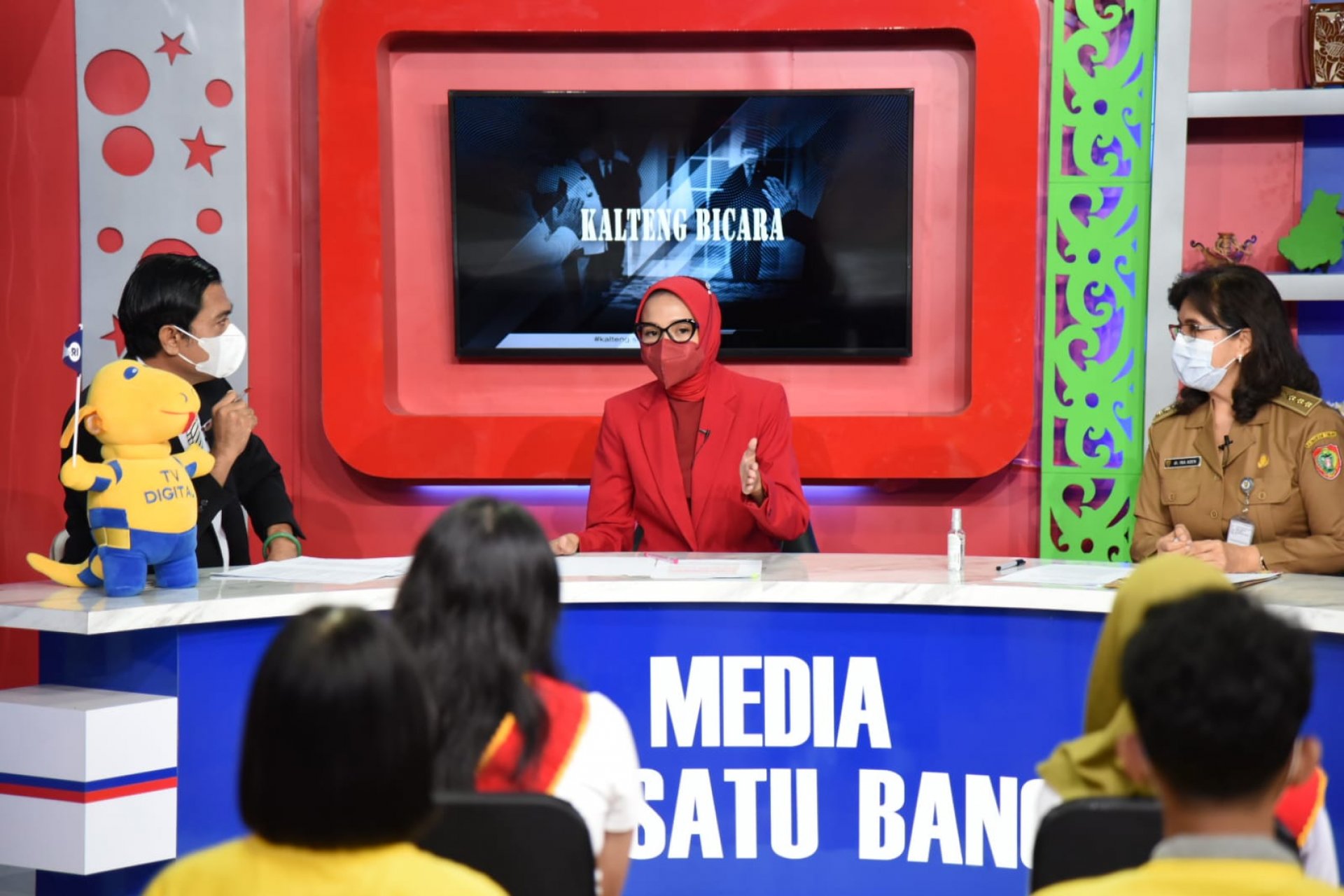 Bunda Forum Anak Daerah Ivo Sugianto Sabran Jadi Narasumber Dialog TVRI Kalteng Bicara
