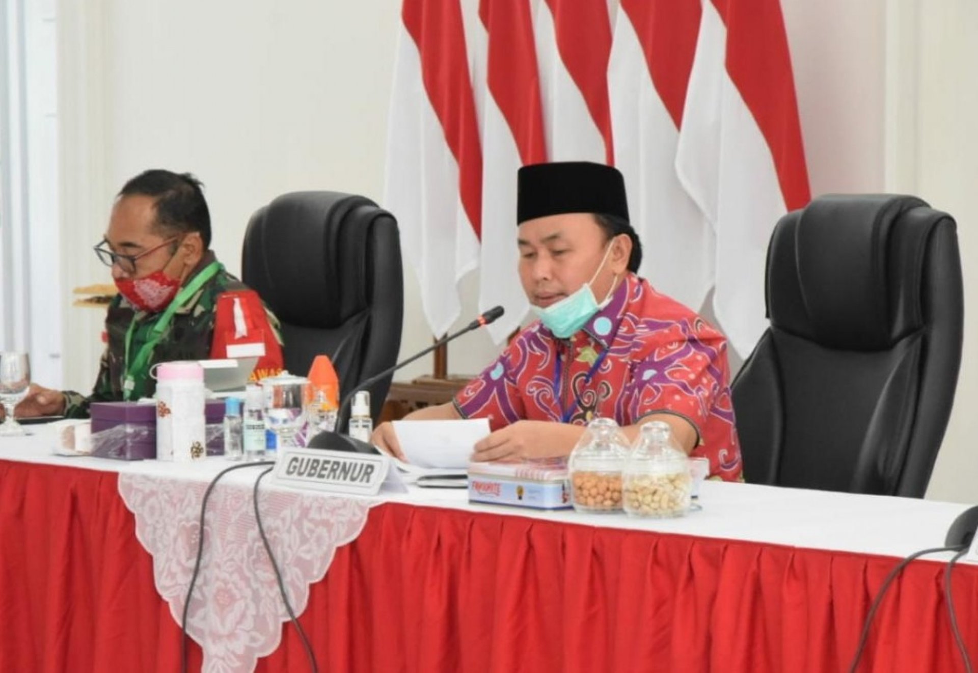 HADAPI MUSIM KEMARAU, GUBERNUR KALTENG PIMPIN RAPAT KOORDINASI KESIAPSIAGAAN KARHUTLA