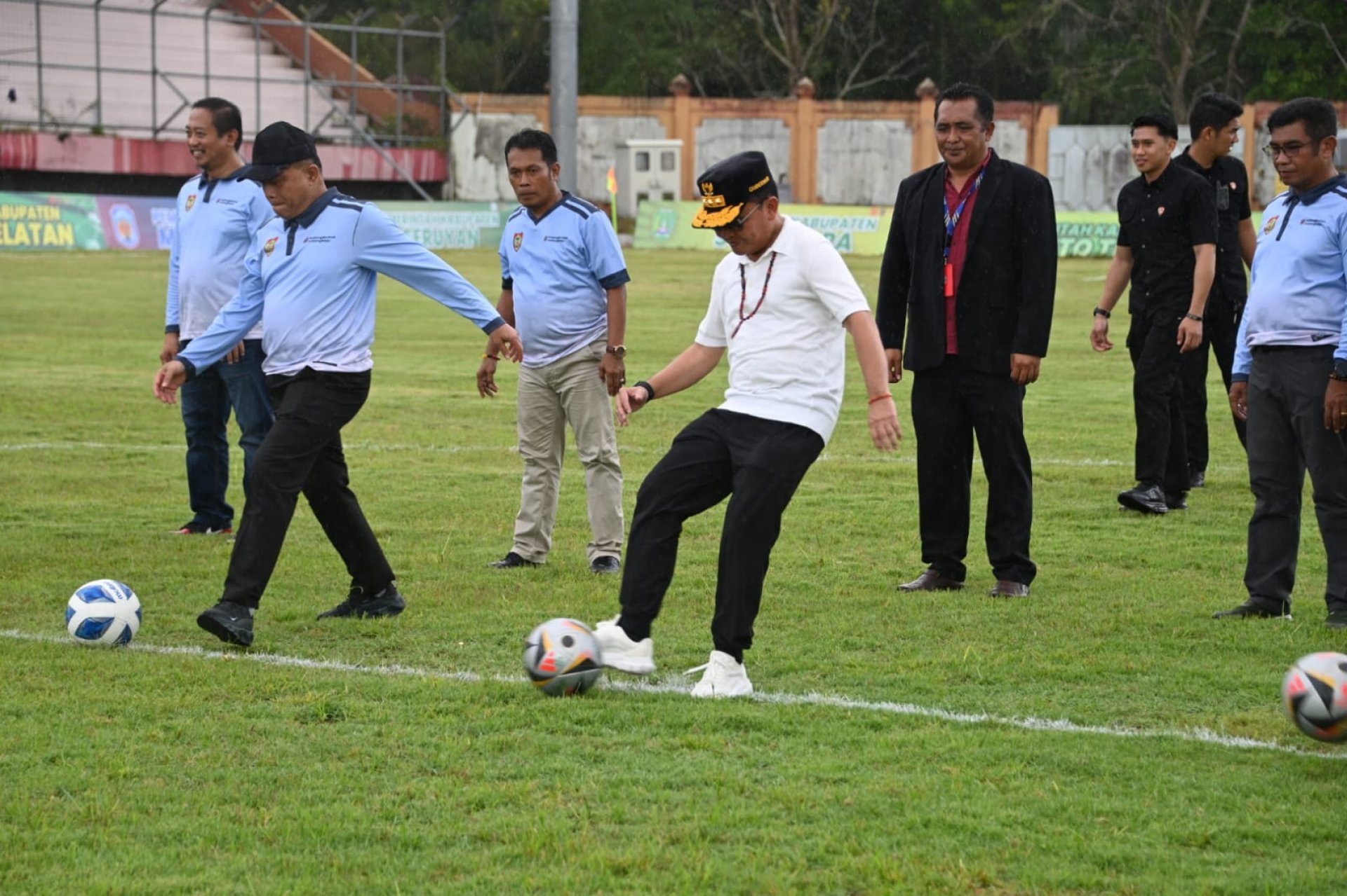 Gubernur Agustiar Sabran Resmi Buka Babak Final Turnamen Sepak Bola Gubernur Cup 2025