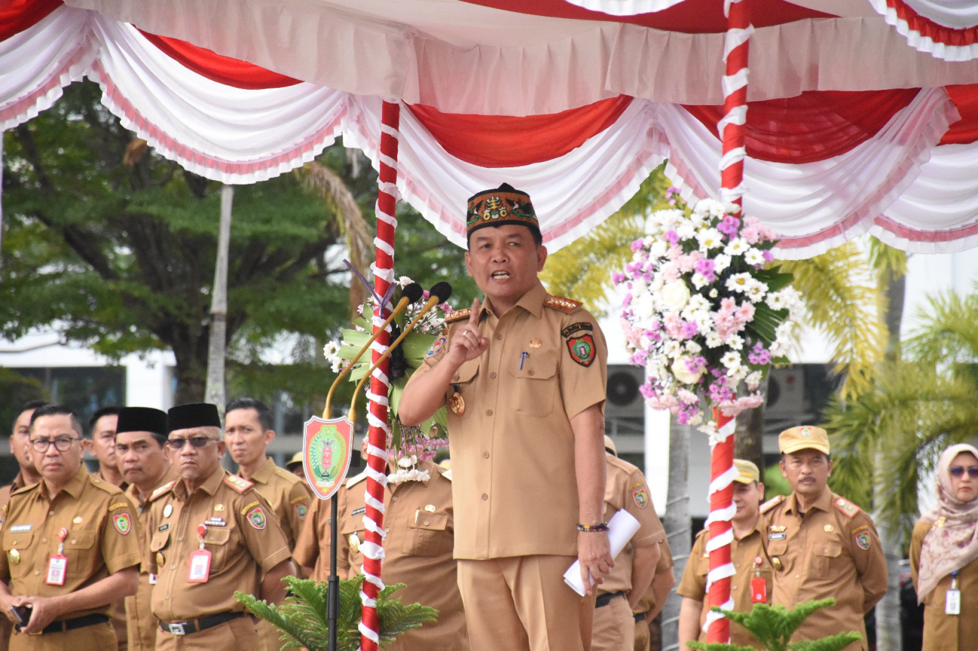 Gubernur Agustiar Sabran Pimpin Apel Pertama Usai Libur Lebaran