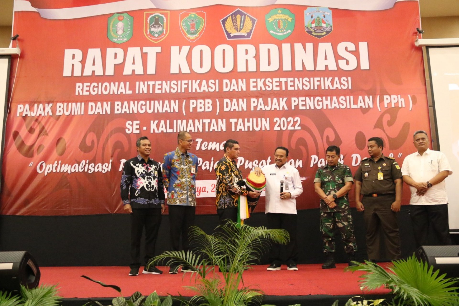 Pemprov Kalteng Gelar Rapat Koordinasi Regional Intensifikasi dan Ekstensifikasi PBB dan PPh se-Kalimantan Tahun 2022⅕
