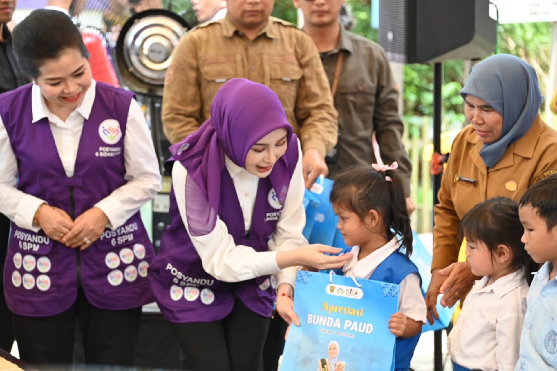 Ketua TP PKK Kalteng Lakukan Kunjungan Pembinaan Posyandu 6 Bidang SPM di Kabupaten Gunung Mas