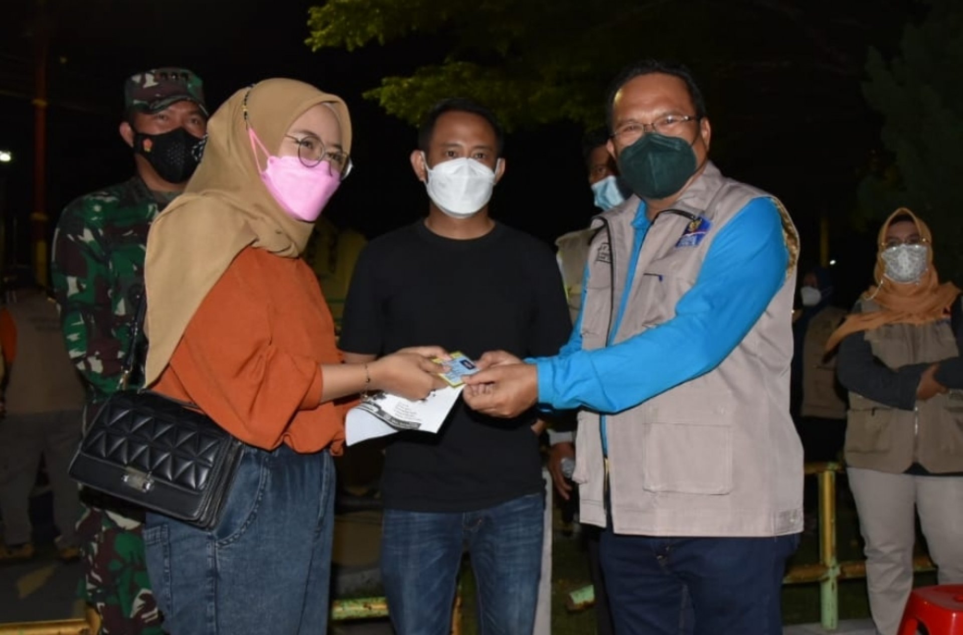 Pemprov Kalteng Pantau Pelaksanaan Vaksinasi Jemput Bola di Tugu Soekarno Kota Palangka Raya