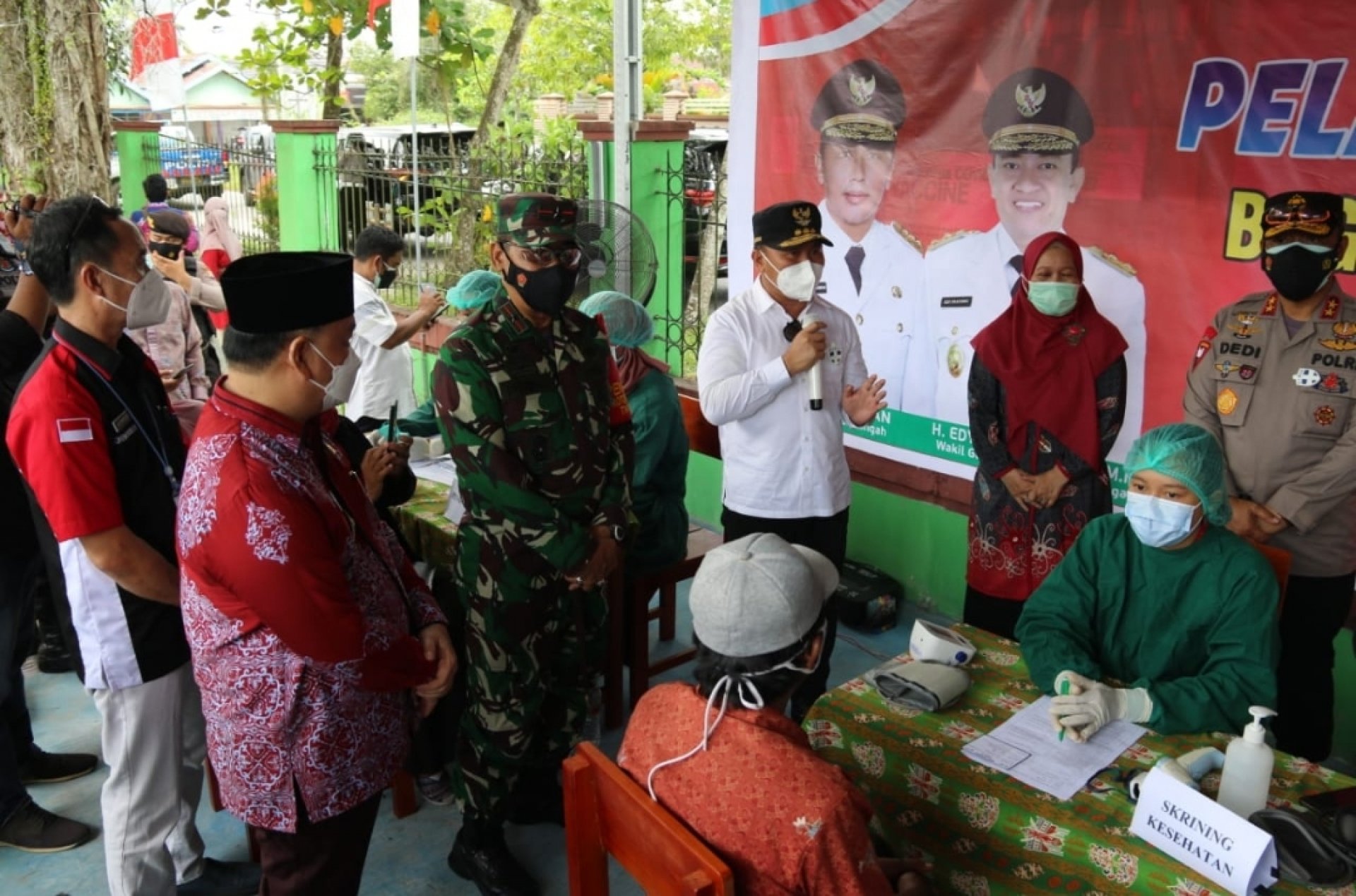 Dorong Percepatan Program Vaksinasi, Gubernur Kalteng Tinjau Pelaksanaan Vaksinasi Massal di Kotim, Seruyan, dan Kobar