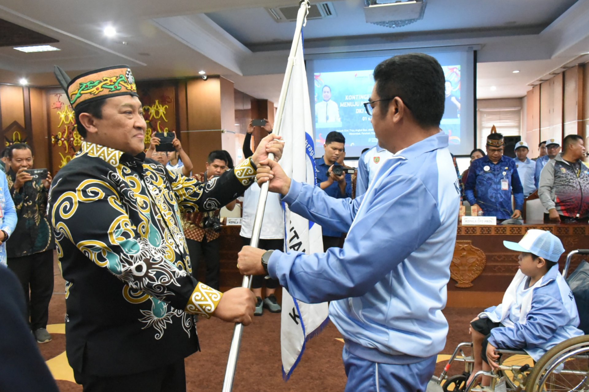 Wagub Lepas Keberangkatan Kontingen Kalteng Menuju POPNAS XVII dan PEPARPENAS XI DKI Jakarta