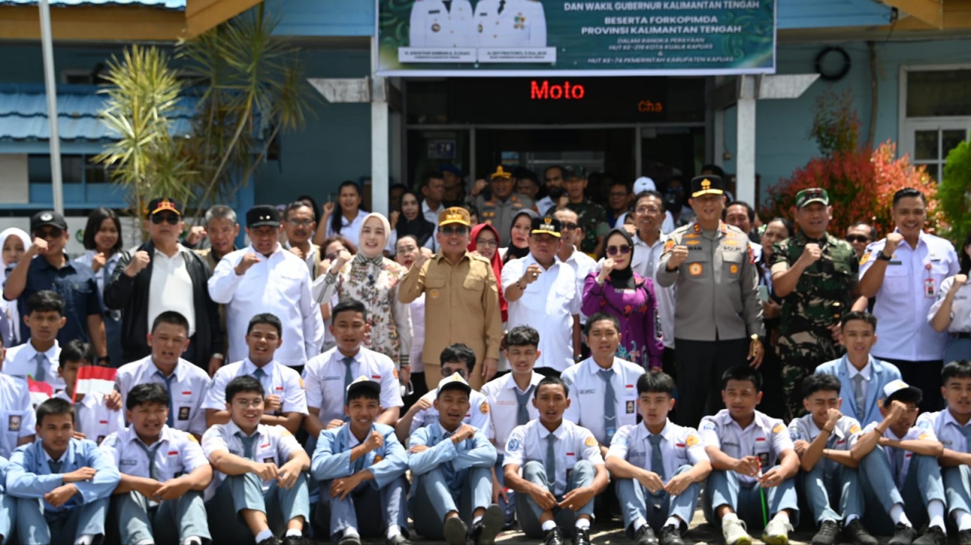Komitmen Tingkatkan Pendidikan, Gubernur dan Wagub Kunjungi SMA 1 Kapuas