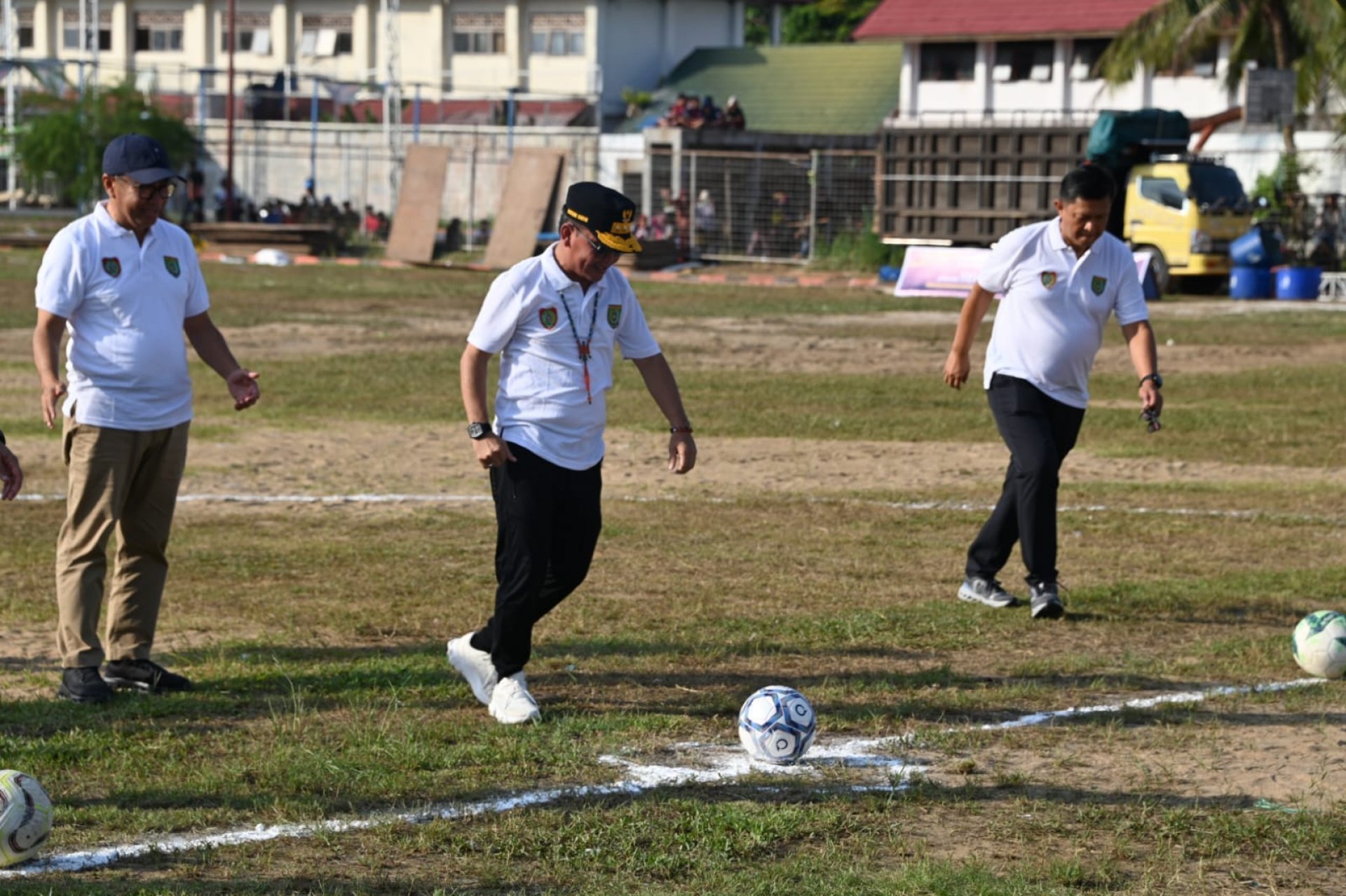 Gubernur Agustiar Sabran Buka Babak Penyisihan Turnamen Sepakbola Gubernur Cup 2025 Zona Timur