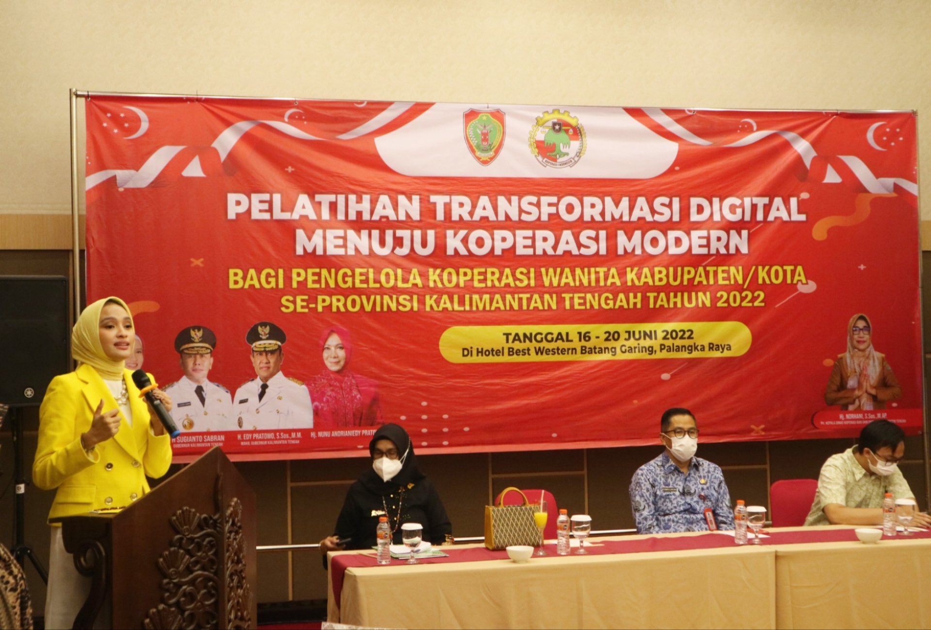Ketua TP PKK Ivo Sugianto Sabran Buka Pelatihan Transformasi Digital bagi Pengelola Koperasi Wanita Se-Kalteng
