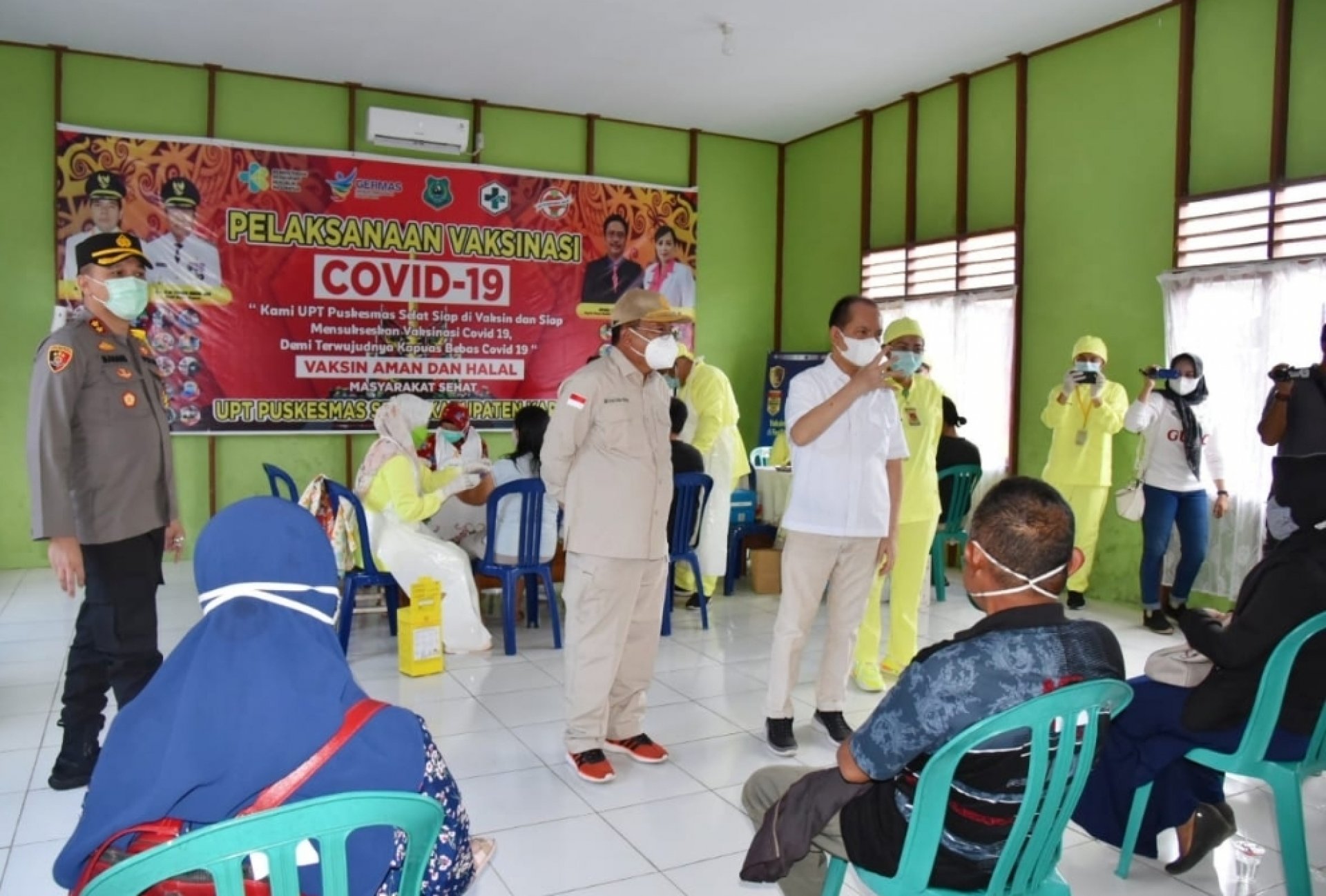 Plt. Sekda Nuryakin Monitor Pelaksanaan Vaksinasi di Puskesmas Basarang dan Selat Kabupaten Kapuas