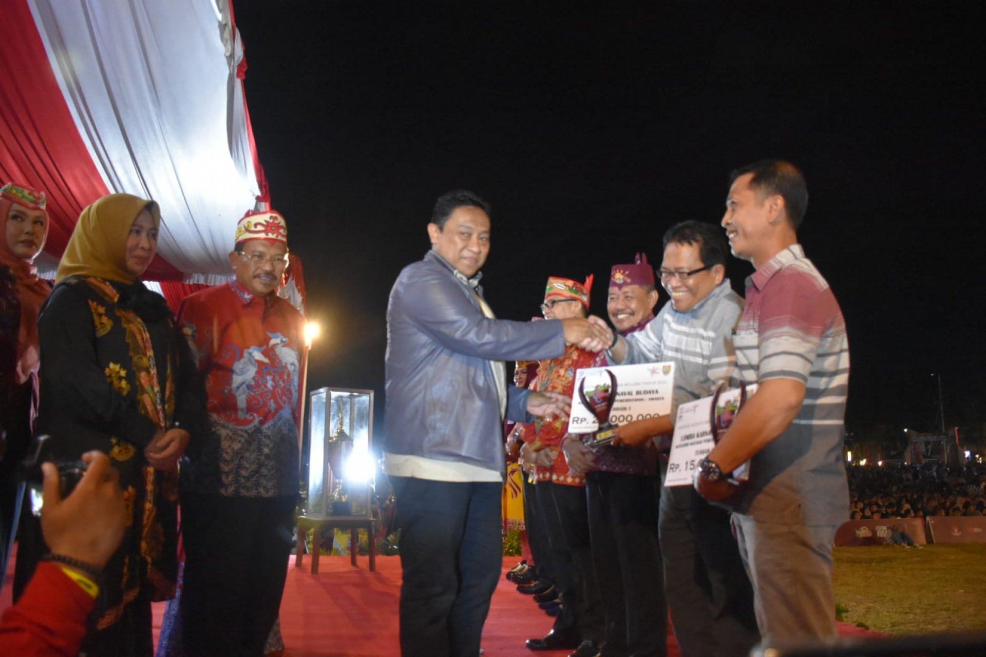 Wakil Gubernur Edy Pratowo Tutup Festival Budaya Isen Mulang dan Festival Kuliner Nusantara 2023