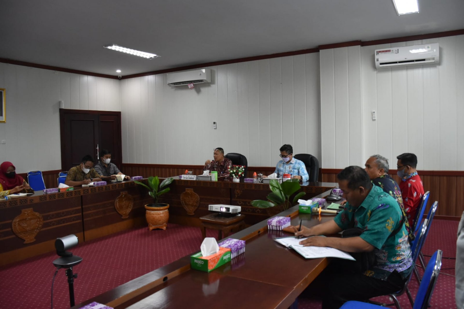 Staf Ahli Ekeubang Pimpin Rapat Persiapan Evaluasi Kinerja TPID Kalteng