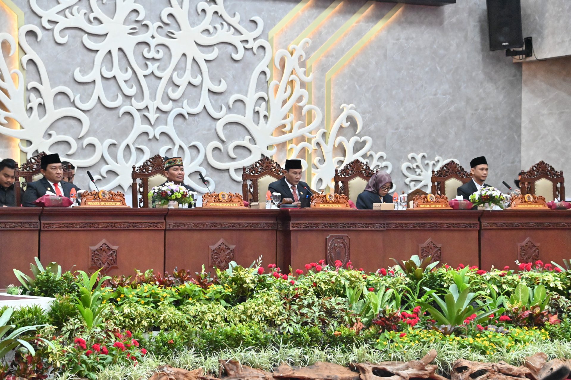 Gubernur dan Wagub Kalteng Hadiri Rapur Dewan dengan Agenda Mendengarkan Pidato Presiden Jelang HUT Ke-80 RI