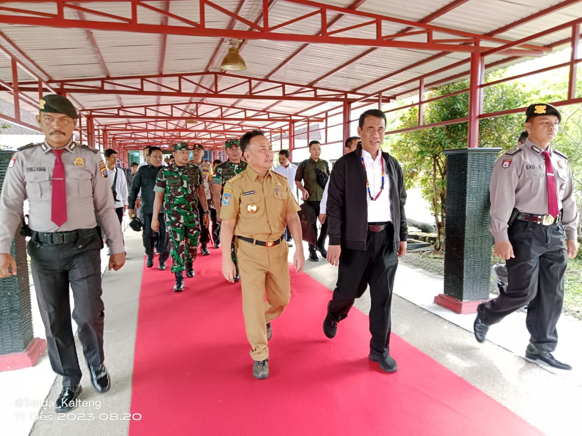 Gubernur Sugianto Sabran Sambut Kedatangan Mentan dan Wamenhan RI