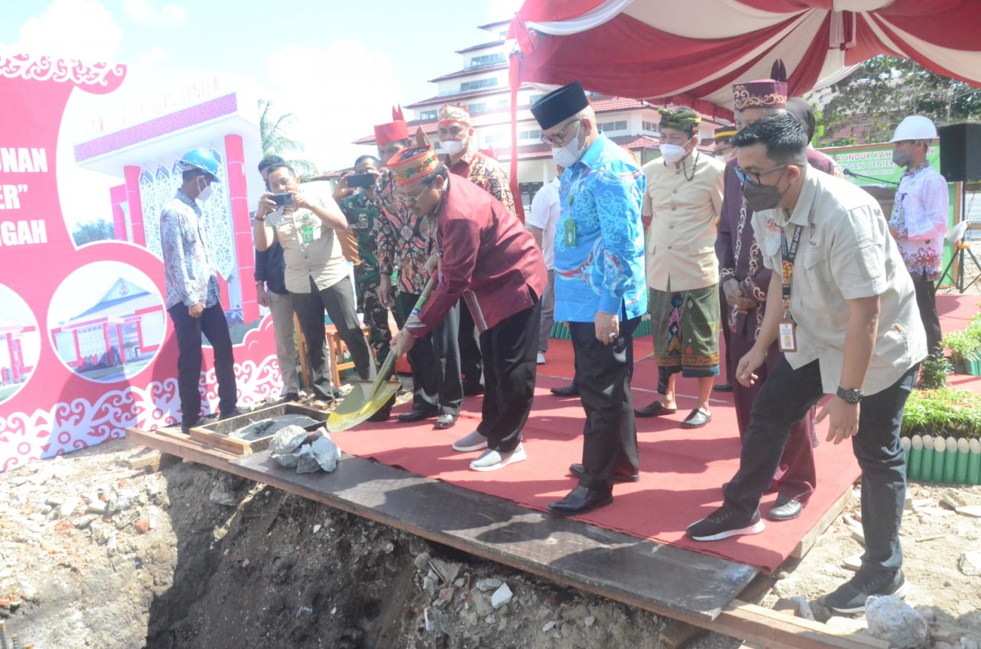Wakili Gubernur, Sekda Kalteng Hadiri Peletakan Batu Pertama Pembangunan Auditorium Hindu Kaharingan Center