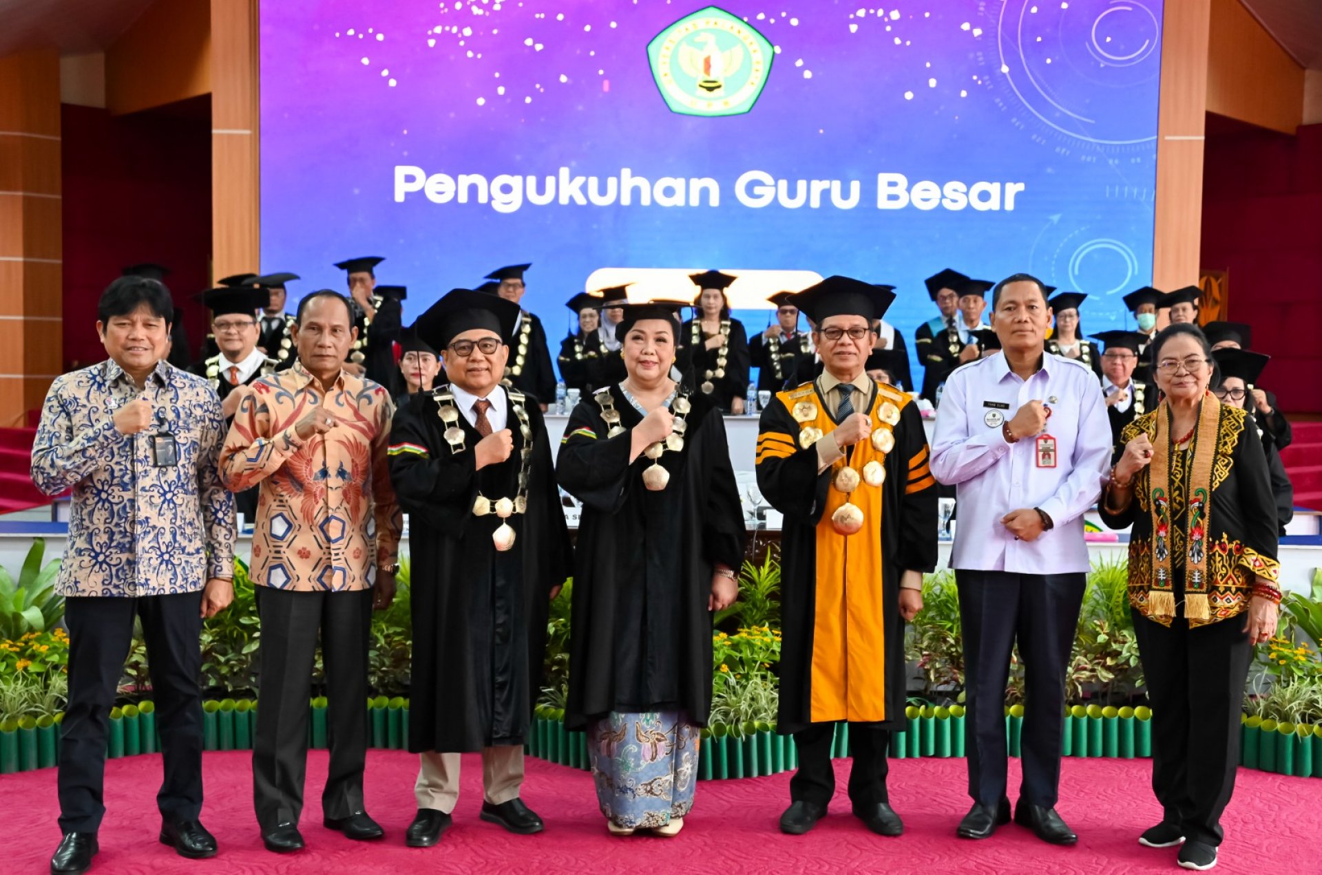Sahli Ekeubang Yuas Elko Hadiri Pengukuhan Guru Besar Agribisnis UPR