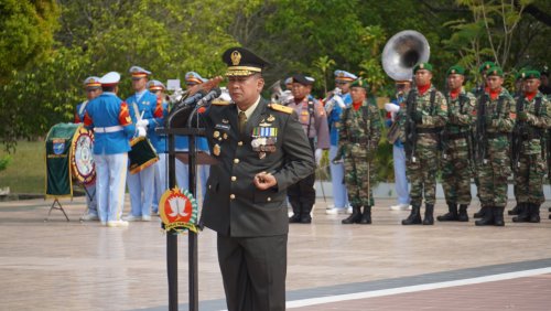 Setda Prov Kalteng Sekda Kalteng Nuryakin Ikuti Ziarah Dan Tabur