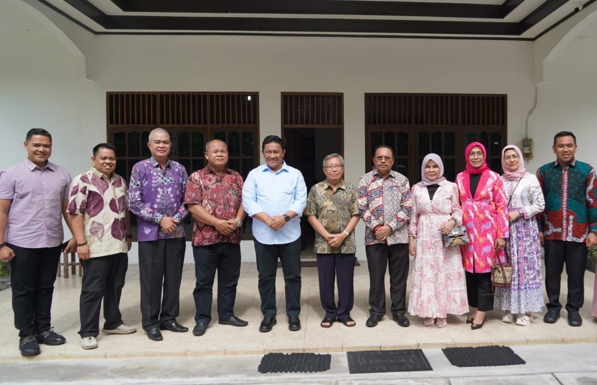 Wagub Edy Pratowo Lakukan Kunjungan Silaturahmi Natal ke Kediaman Pejabat dan Tokoh Masyarakat