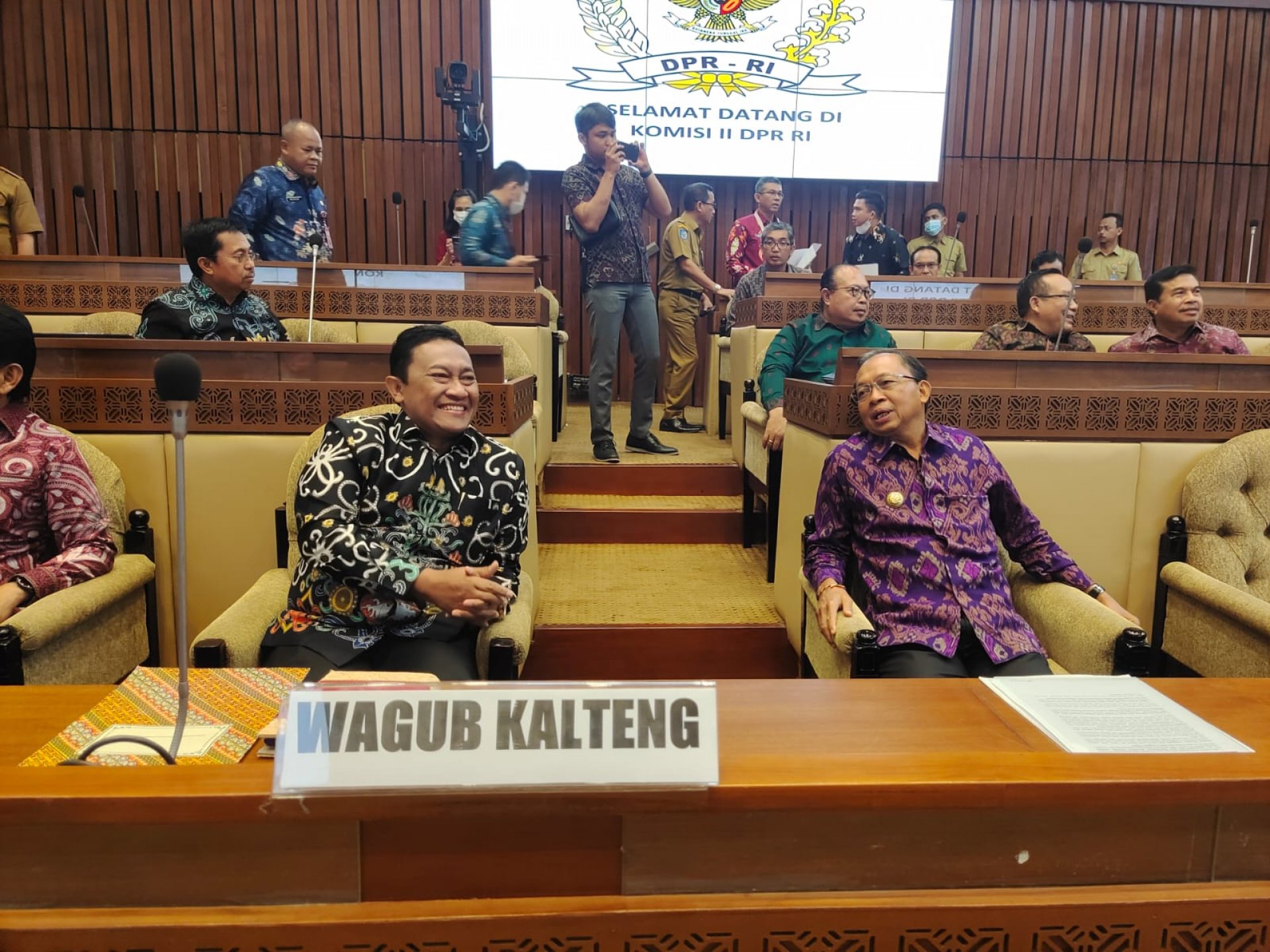 Wagub Edy Pratowo Sampaikan Masukan dalam Rapat Bersama Panja RUU Provinsi di DPR RI