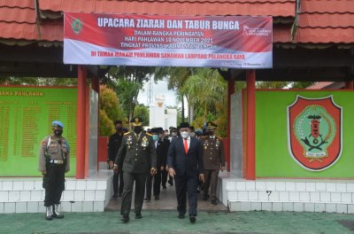 Setda Prov Kalteng - Upacara Ziarah Dan Tabur Bunga Hari Pahlawan ...