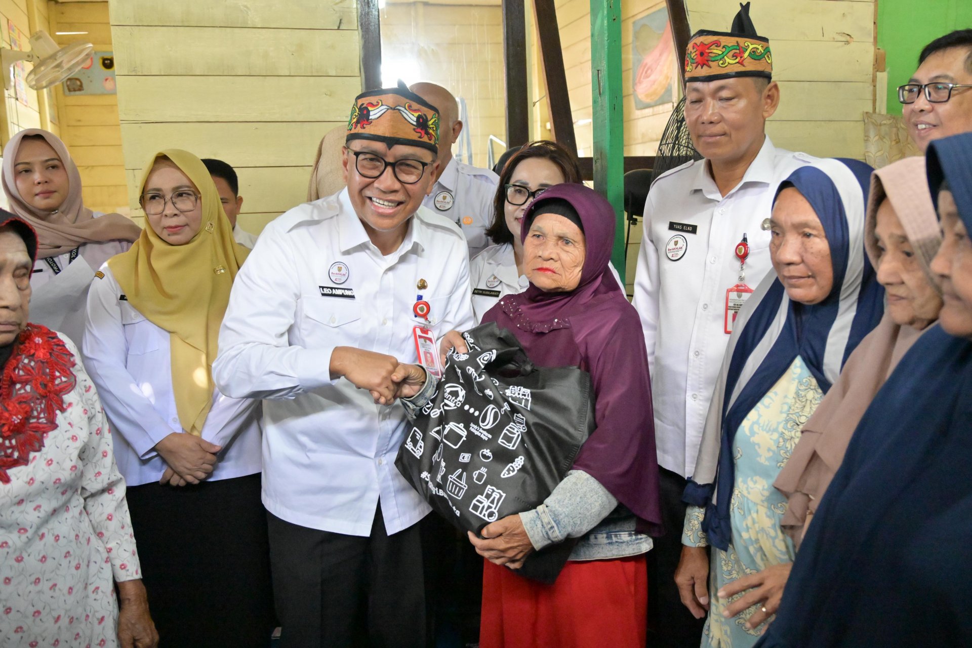 Jelang HUT Ke-80 RI, Plt. Sekda Leonard S. Ampung Anjangsana ke LKS Mutiara Hati