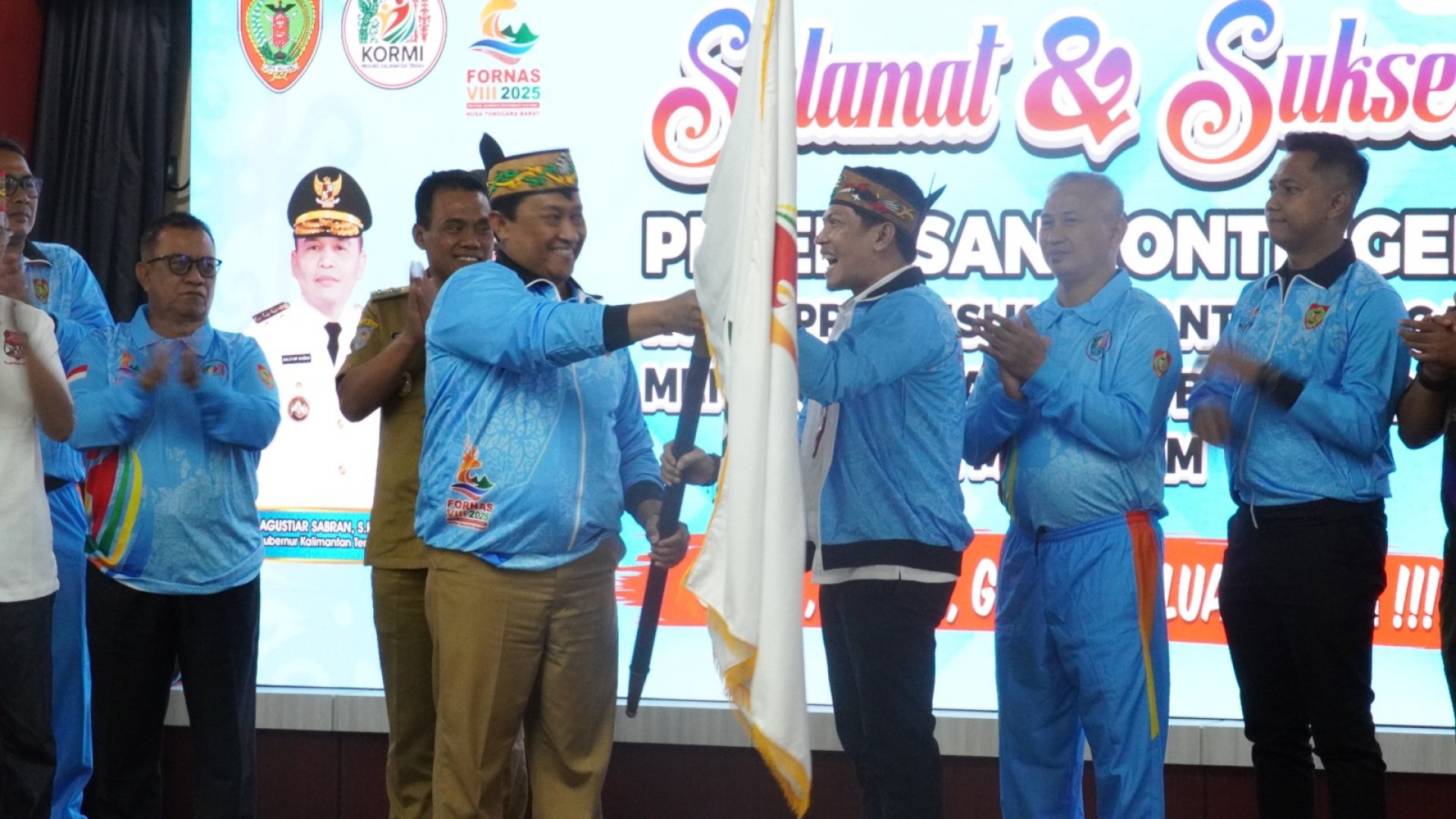 Wagub Edy Pratowo Lepas Kontingen Kormi ke Fornas VIII