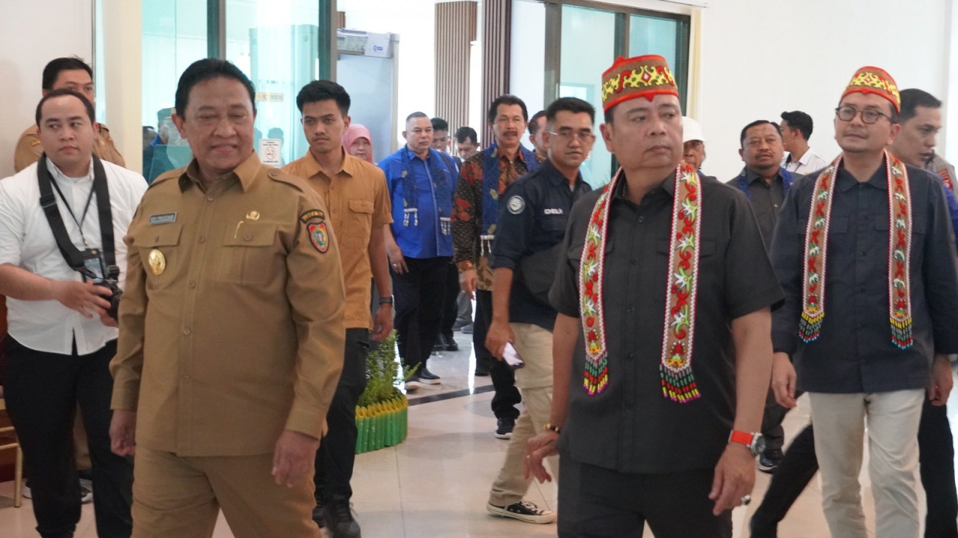 Wagub Edy Pratowo Sambut Kedatangan Komisi V DPR RI