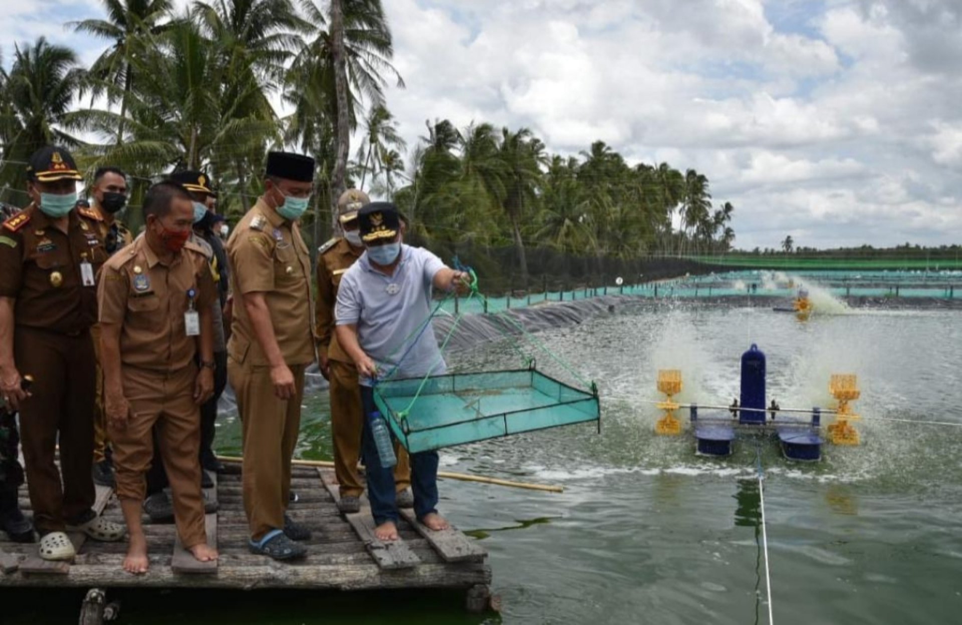 Gubernur Kalteng Tinjau Tambak Udang Desa Sungai Pasir dan Pelabuhan Kuala Jelai di Kabupaten Sukamara