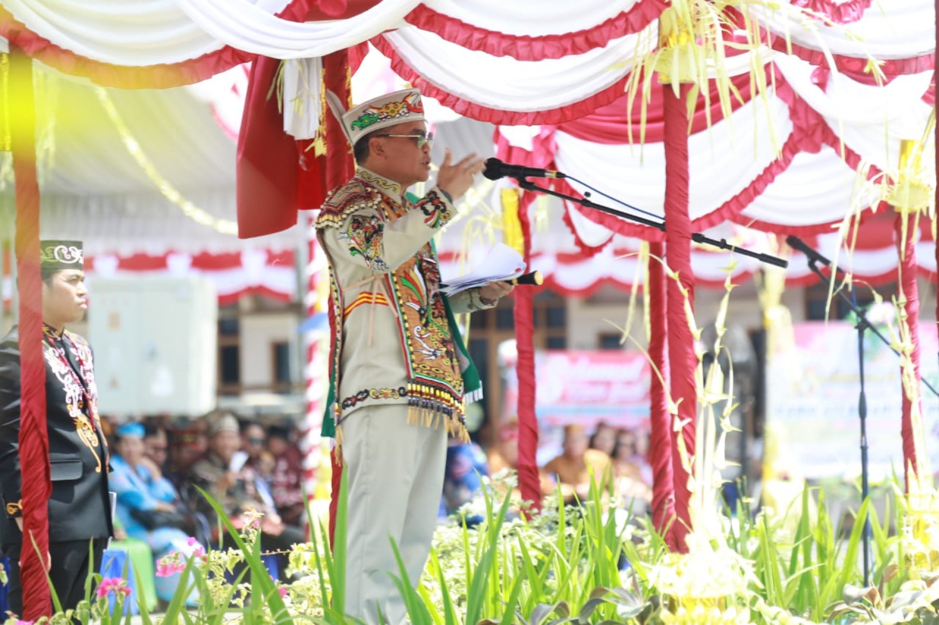 Gubernur Pimpin Upacara Hari Jadi ke-23 Barito Timur dan Kunjungi SMA 1 Tamiang Layang