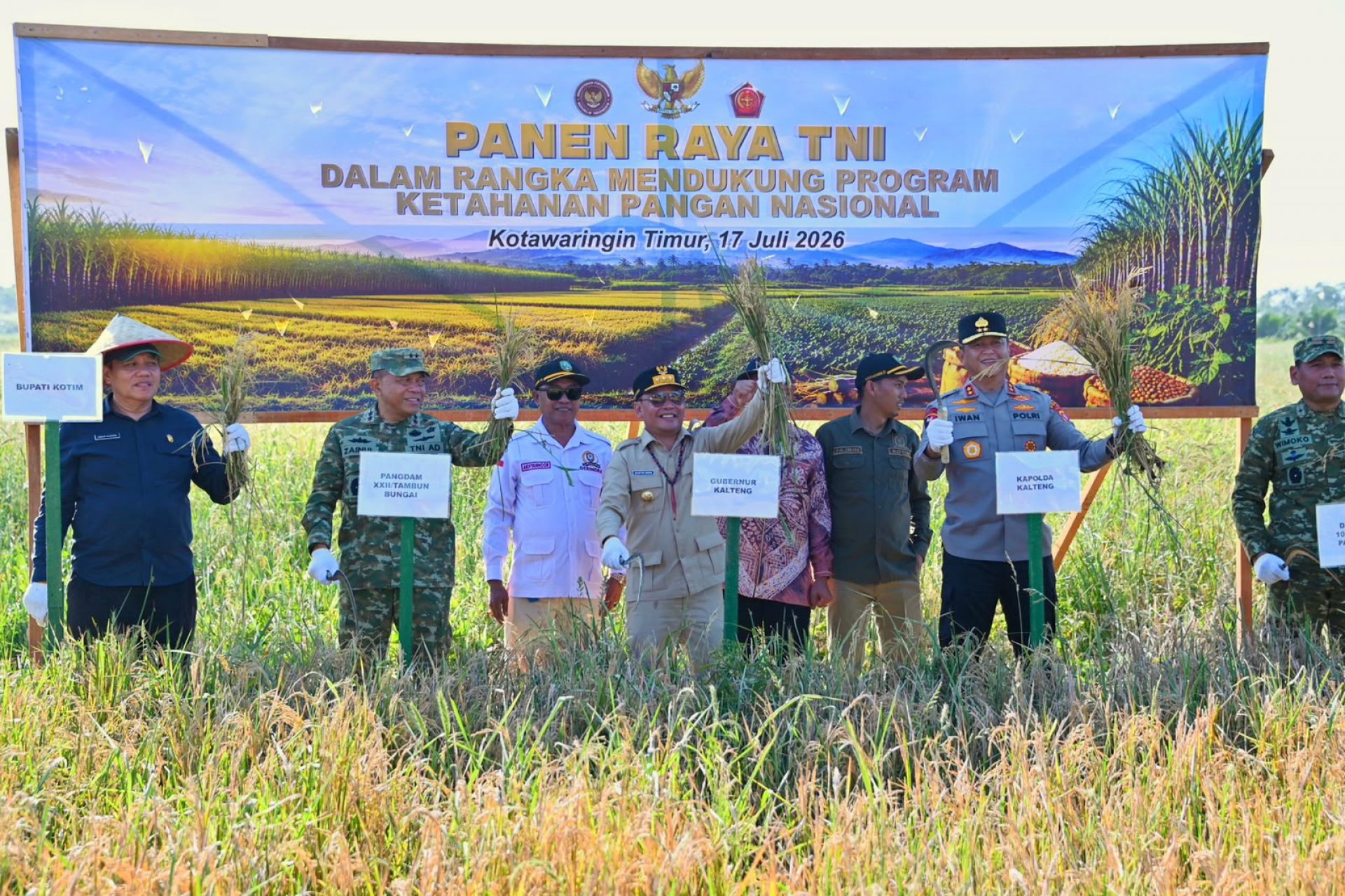 Panen Raya di Desa Lampuyang, Gubernur Kalteng: Komitmen Nyata Wujudkan Ketahanan Pangan Nasional