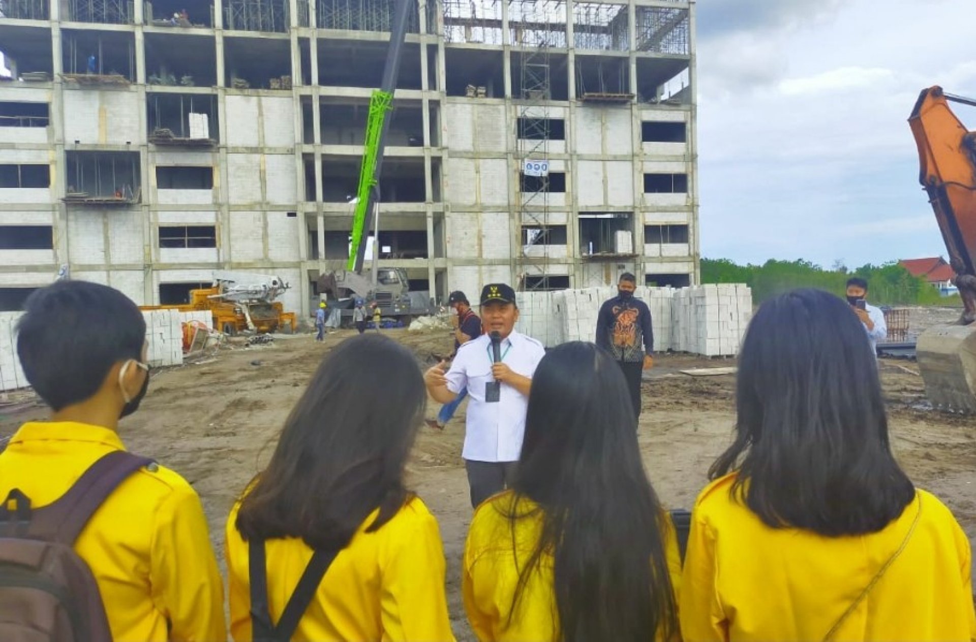 Gubernur Sugianto Sabran Tinjau Pembangunan Gedung Pusat IPTEK dan Inovasi Gambut UPR