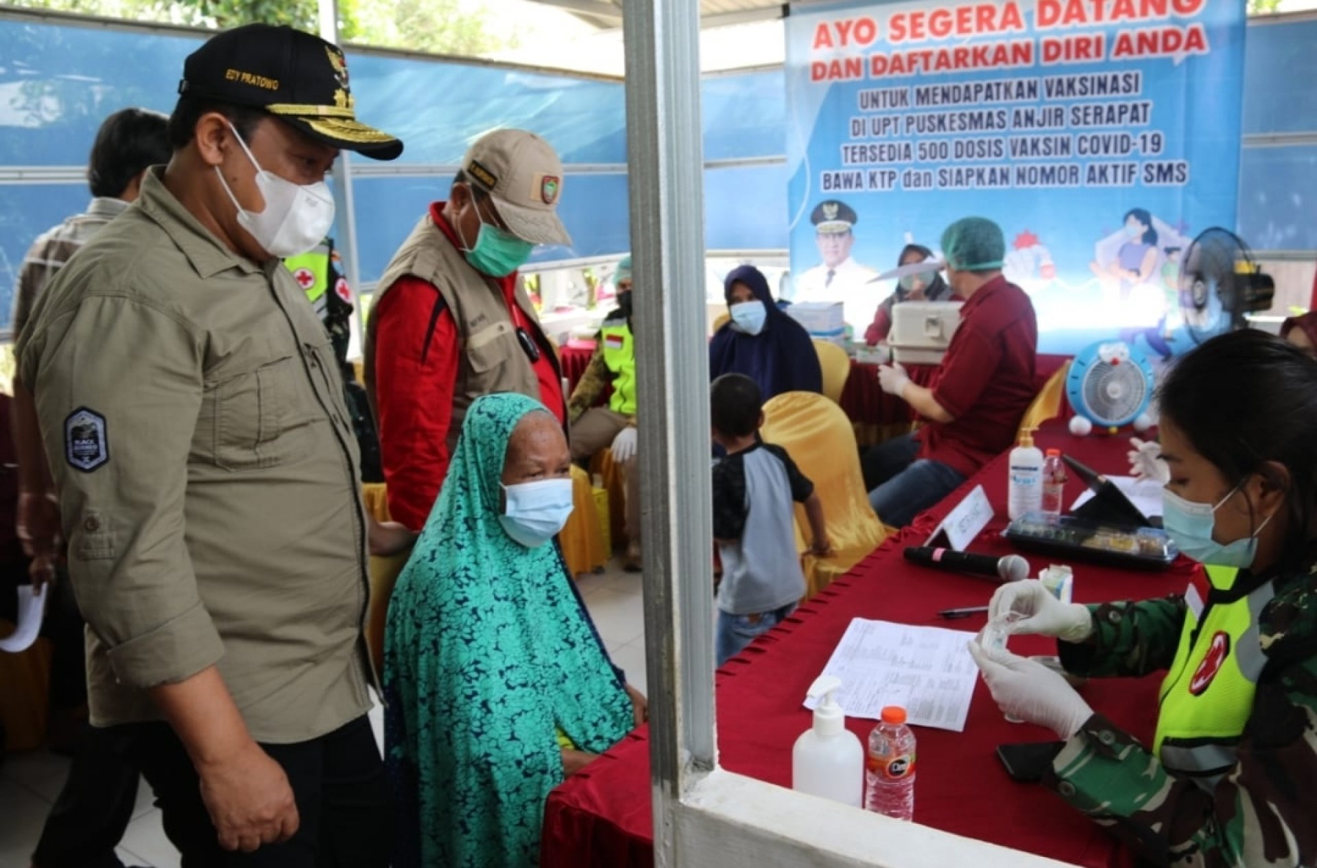 Wagub Kalteng Tinjau Vaksinasi Massal di Kapuas dan Pulang Pisau