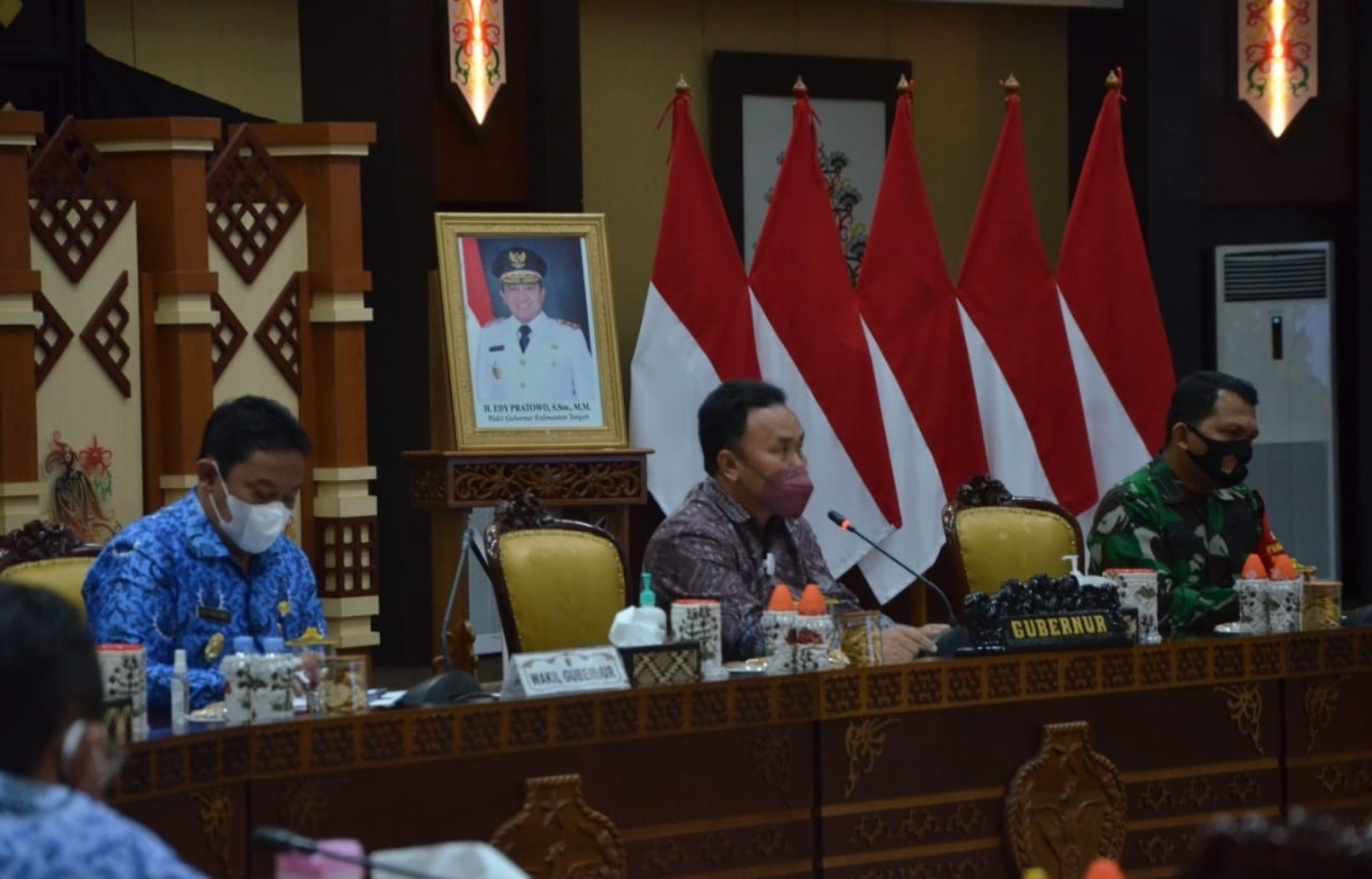 Gubernur Sugianto Sabran Pimpin Rapat Percepatan Vaksinasi COVID-19 di Provinsi Kalteng
