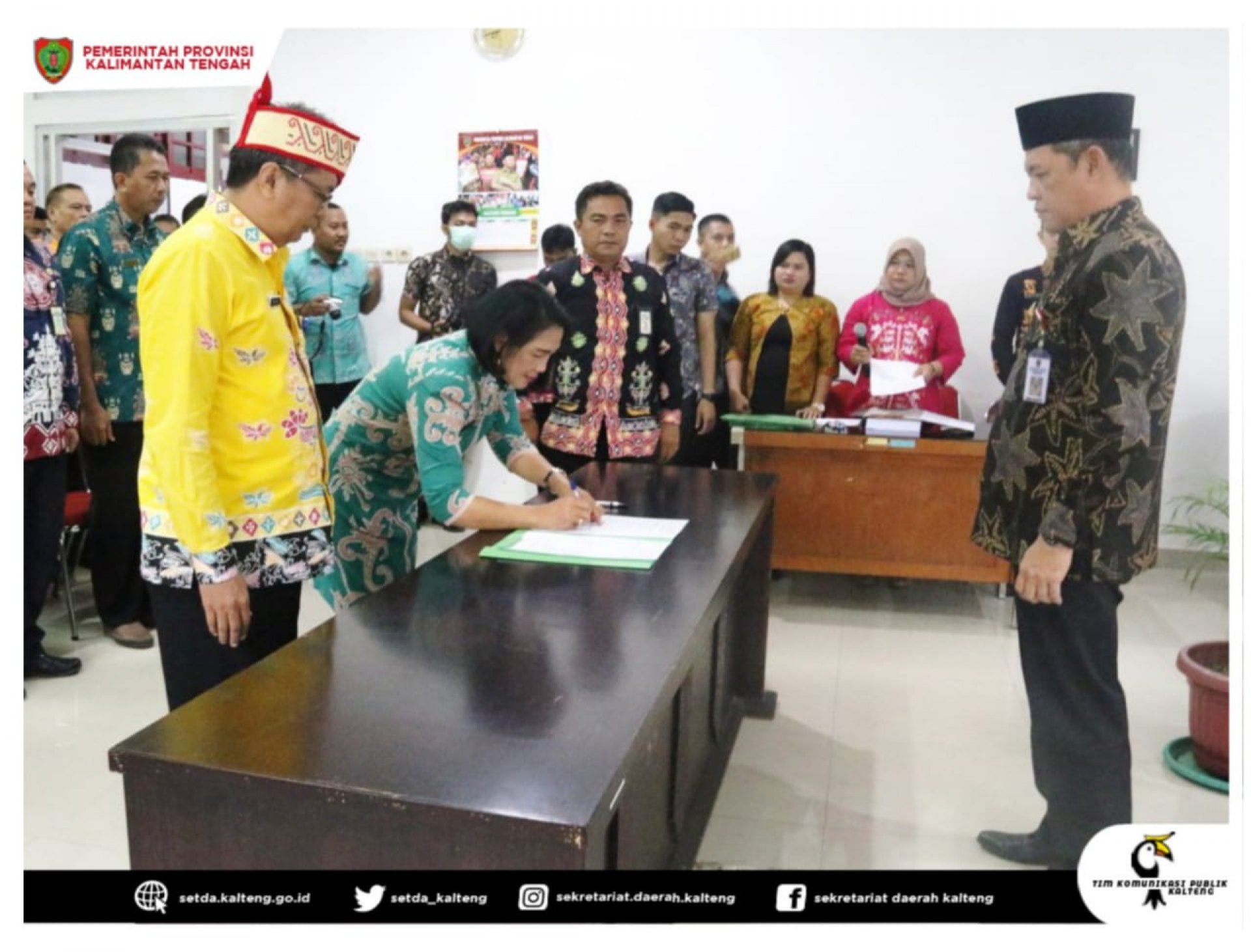 Prosesi Serah Terima Jabatan (Sertijab) Pejabat Administrator dan Pengawas di Dinas Lingkungan Hidup Provinsi Kalimantan Tengah