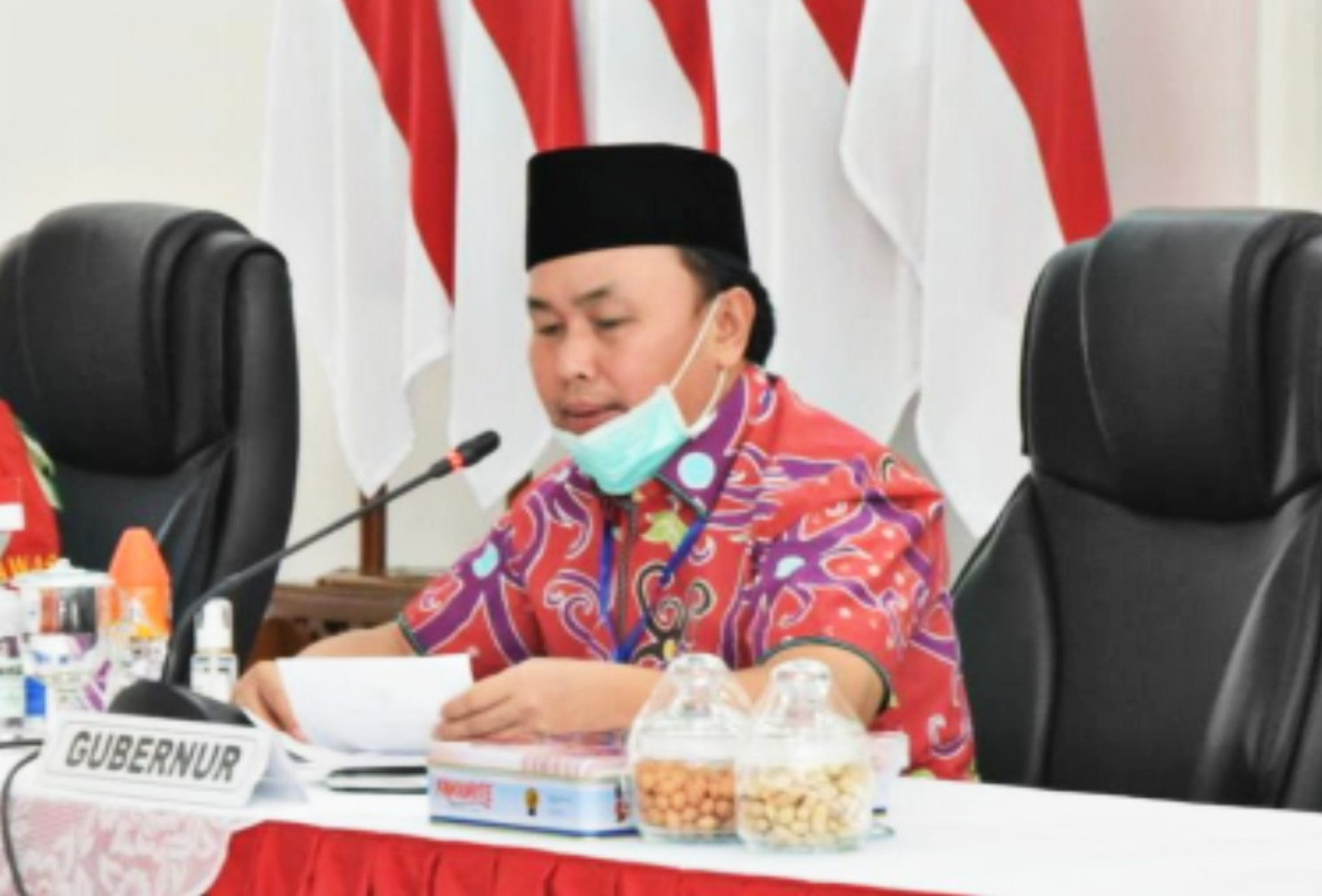 GUBERNUR SUGIANTO SABRAN TANDATANGANI INSTRUKSI PEDOMAN PENETAPAN TATANAN BARU MASYARAKAT PRODUKTIF DAN AMAN COVID-19 DI KALTENG