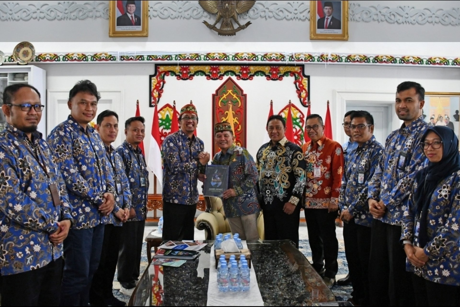 Gubernur Kalteng Agustiar Sabran Terima Laporan Eksekutif Daerah Semester 2 Tahun 2025 dari BPKP