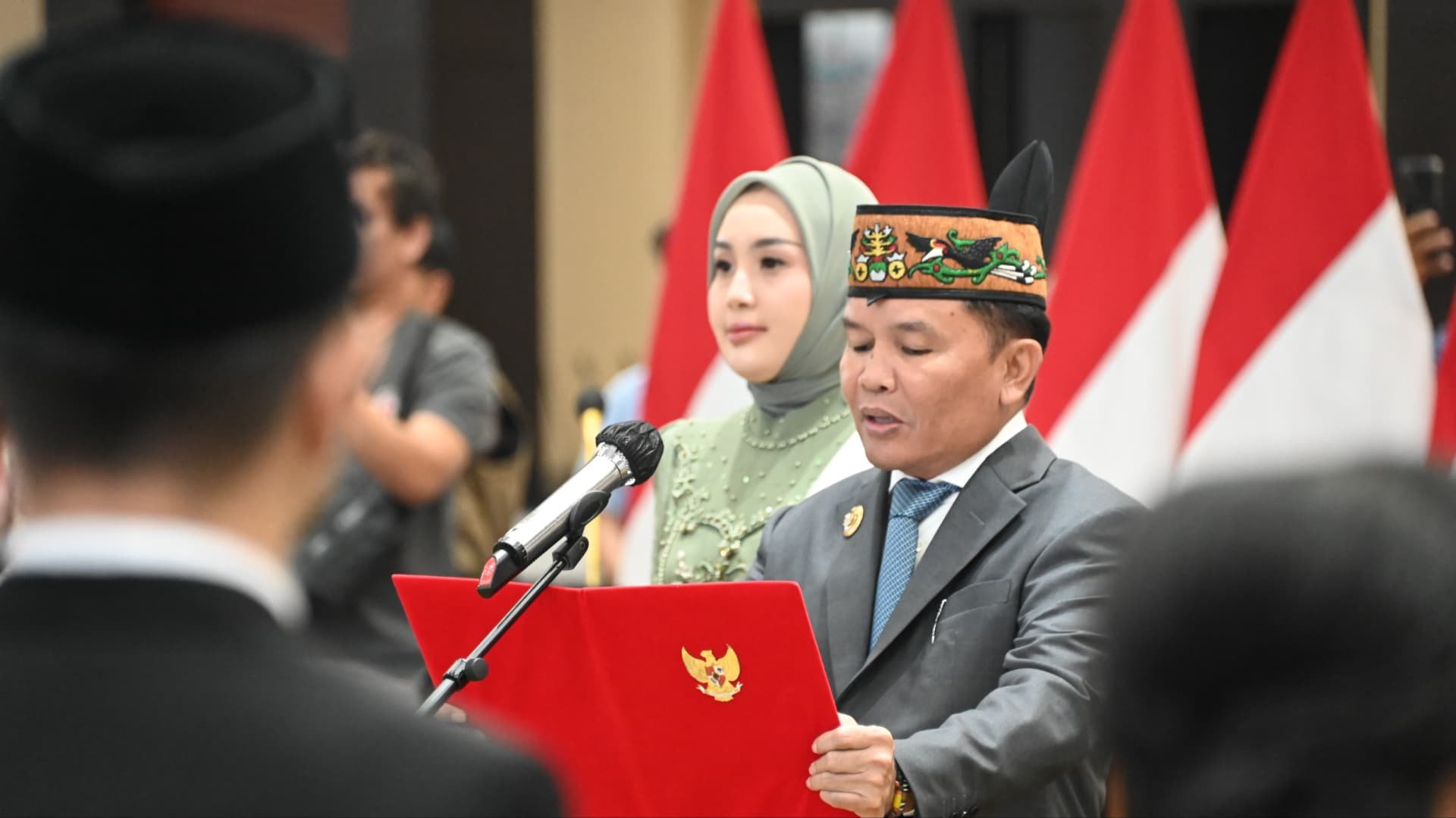 Gubernur Agustiar Sabran Lantik Pengurus Dekranasda Masa Bakti 2025-2030 dan Pengurus TP Posyandu Masa Bakti 2025-2029
